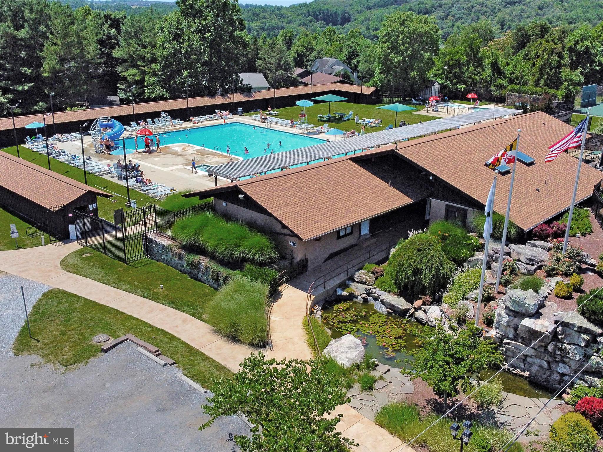 LAKE LINGANORE TOWN CENTER - Residential