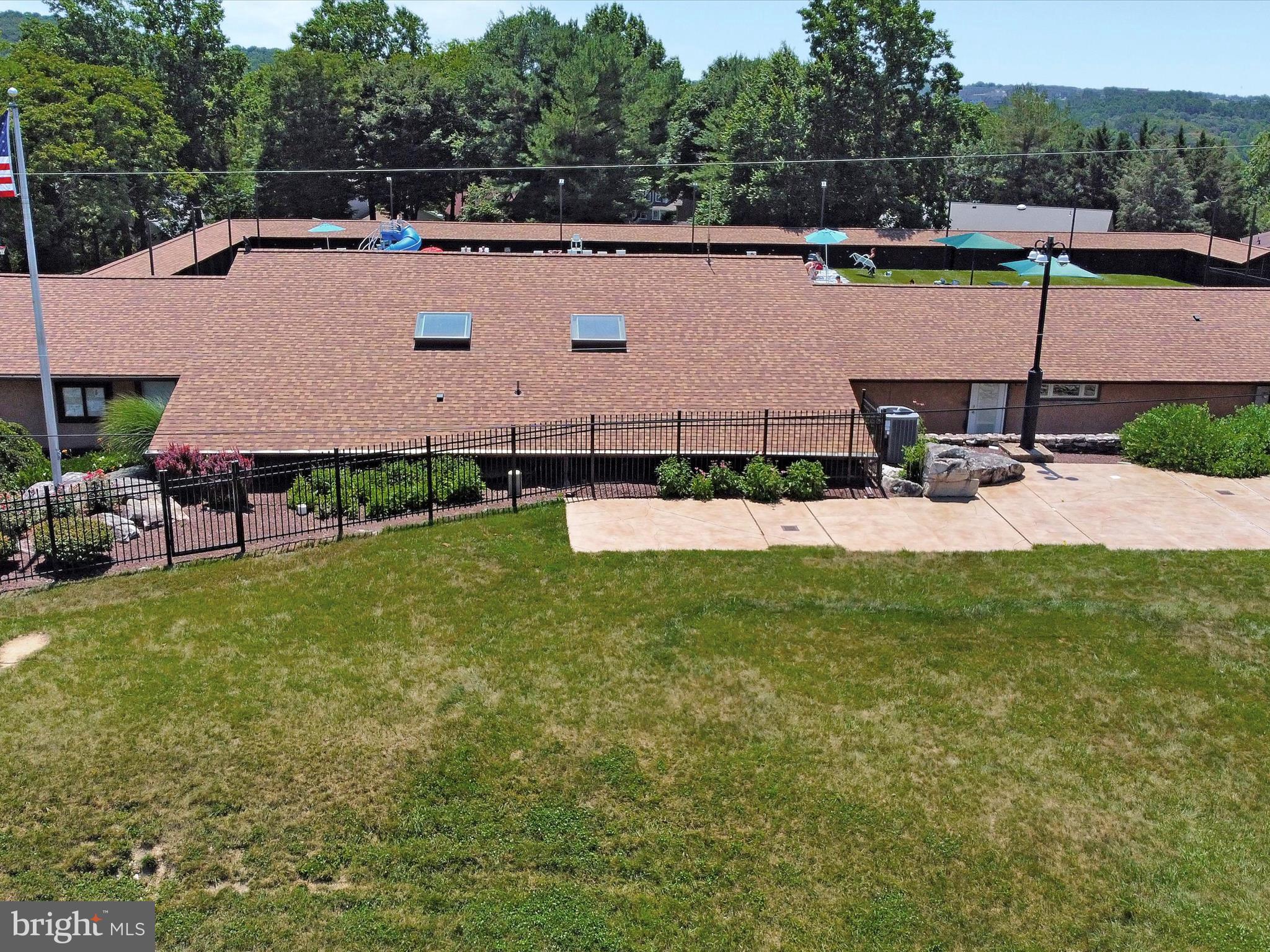 LAKE LINGANORE TOWN CENTER - Residential