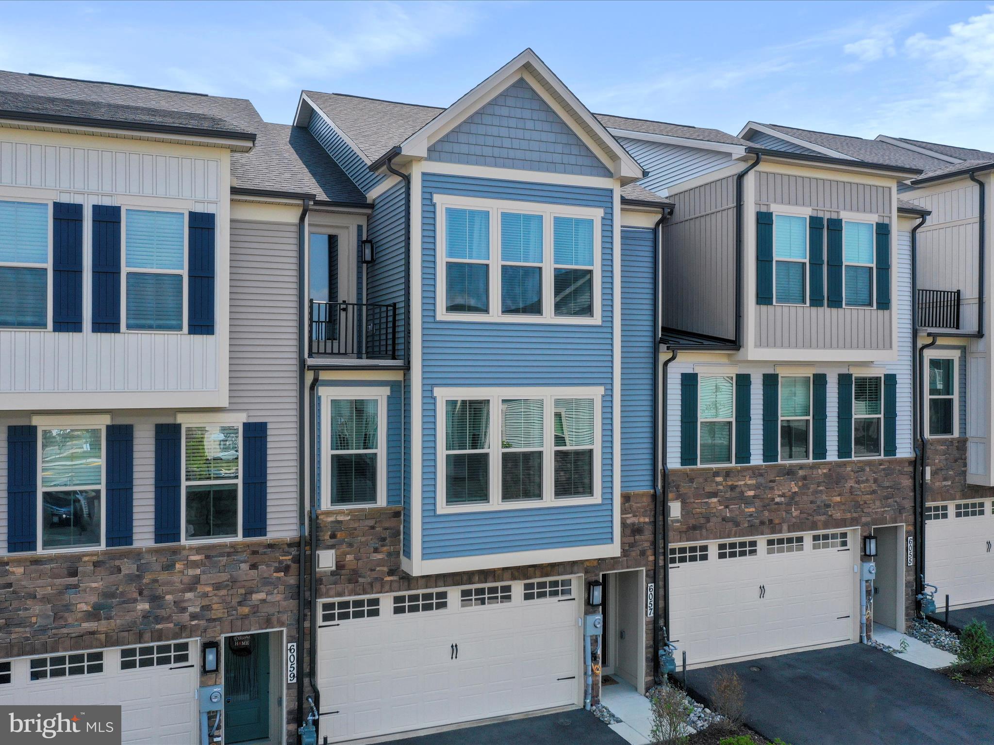 LAKE LINGANORE TOWN CENTER - Residential