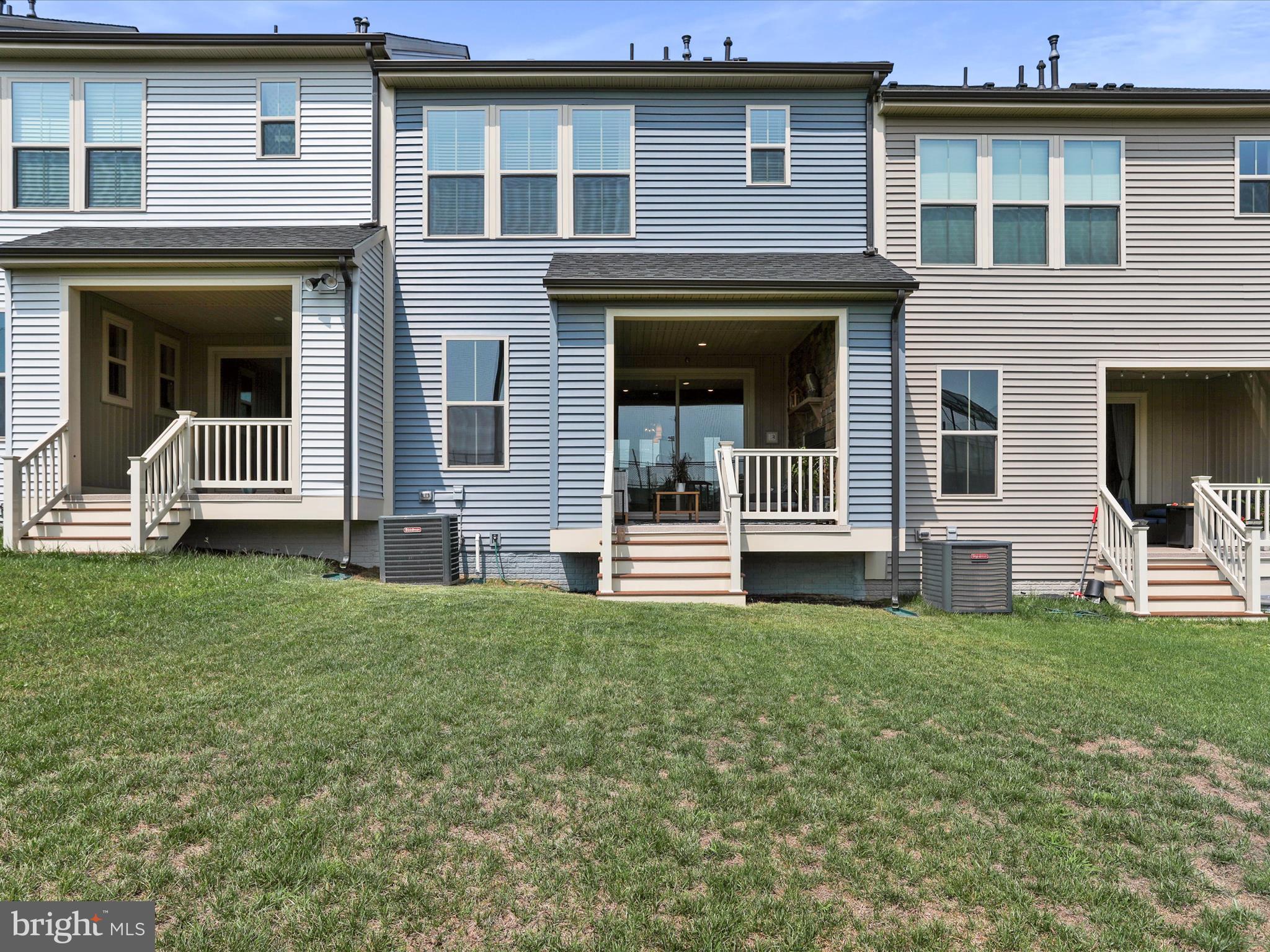 LAKE LINGANORE TOWN CENTER - Residential