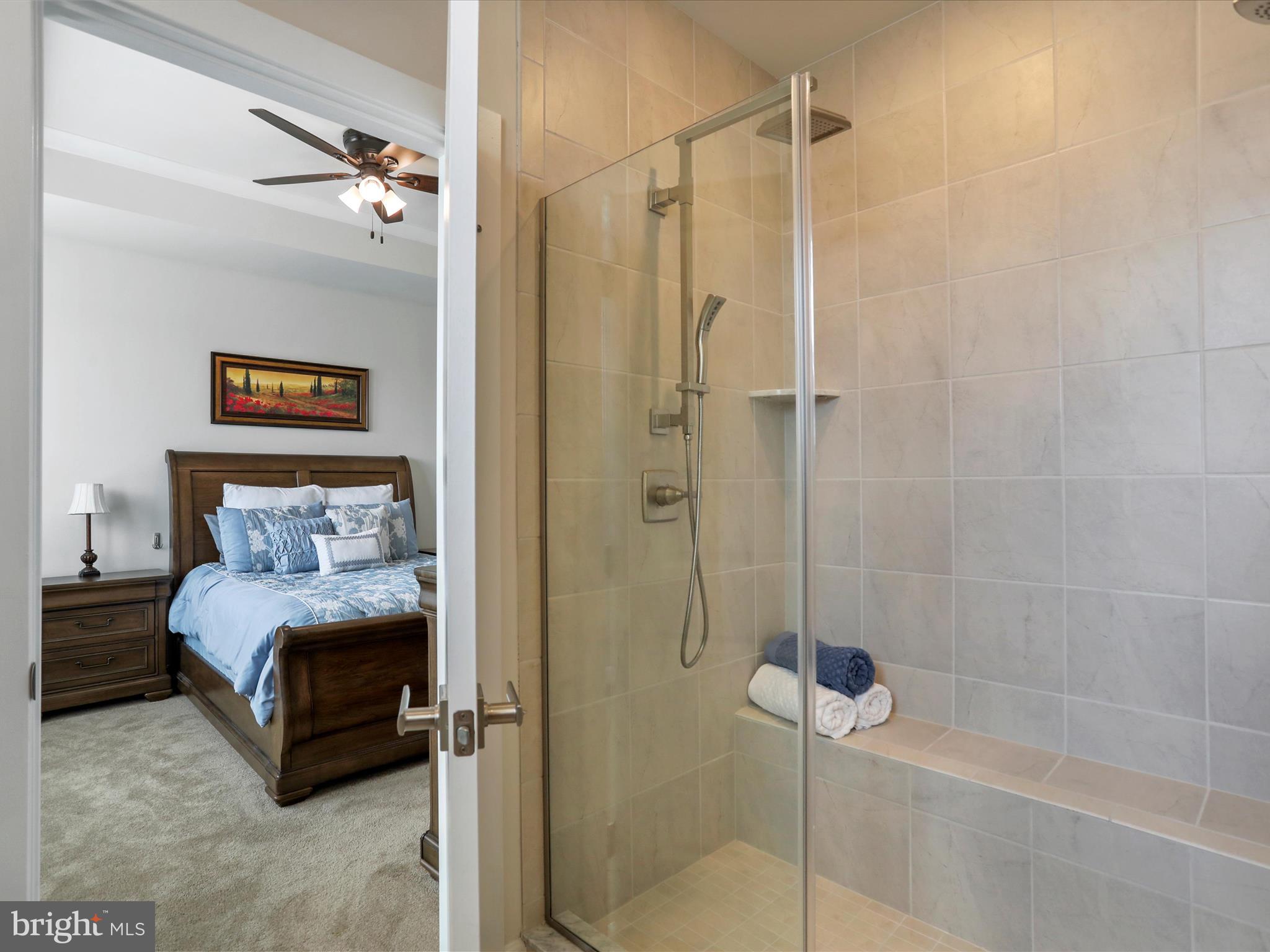 LAKE LINGANORE TOWN CENTER - Residential