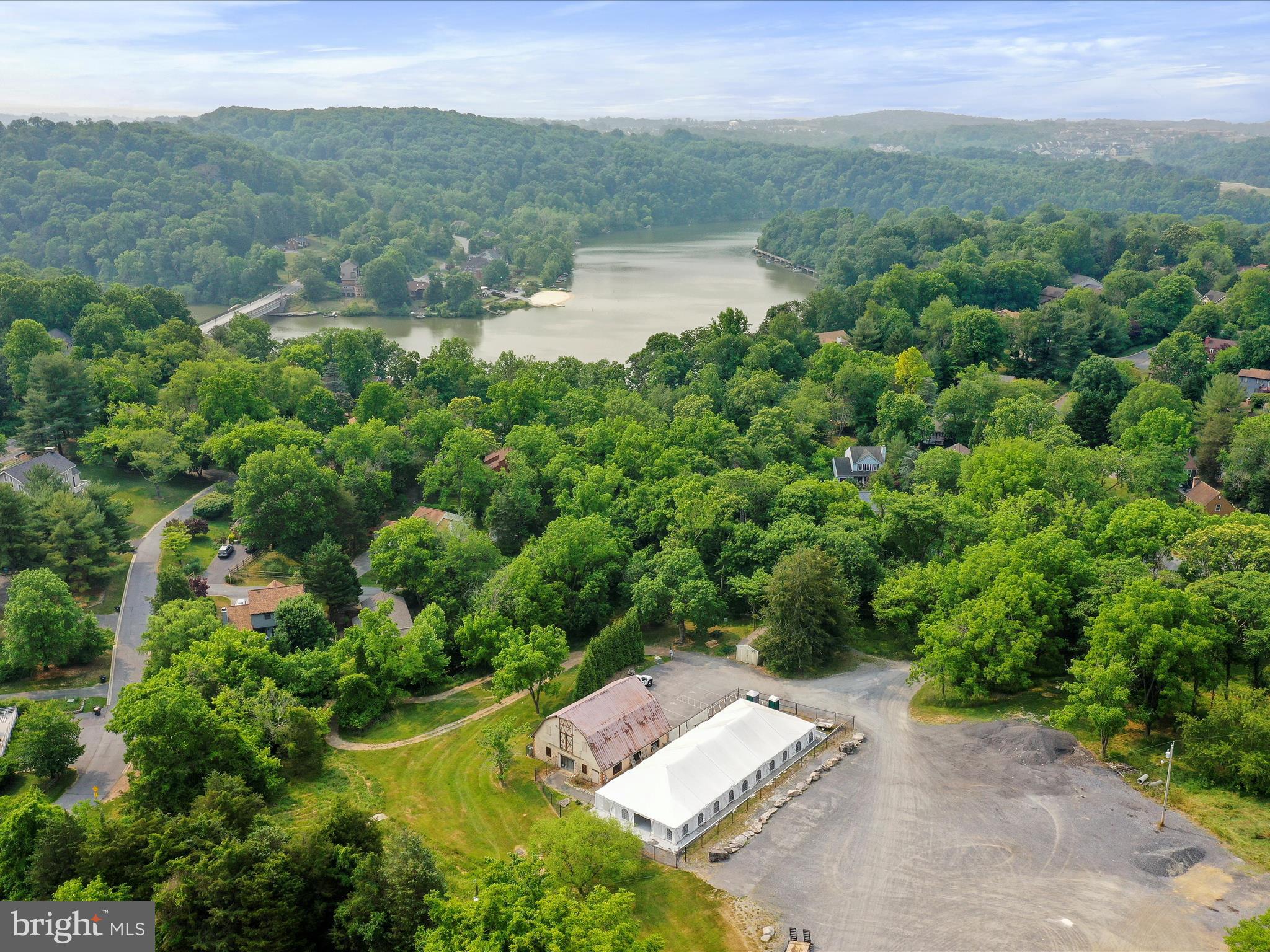 LAKE LINGANORE TOWN CENTER - Residential