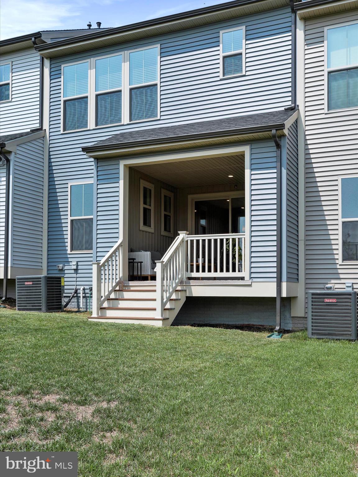 LAKE LINGANORE TOWN CENTER - Residential