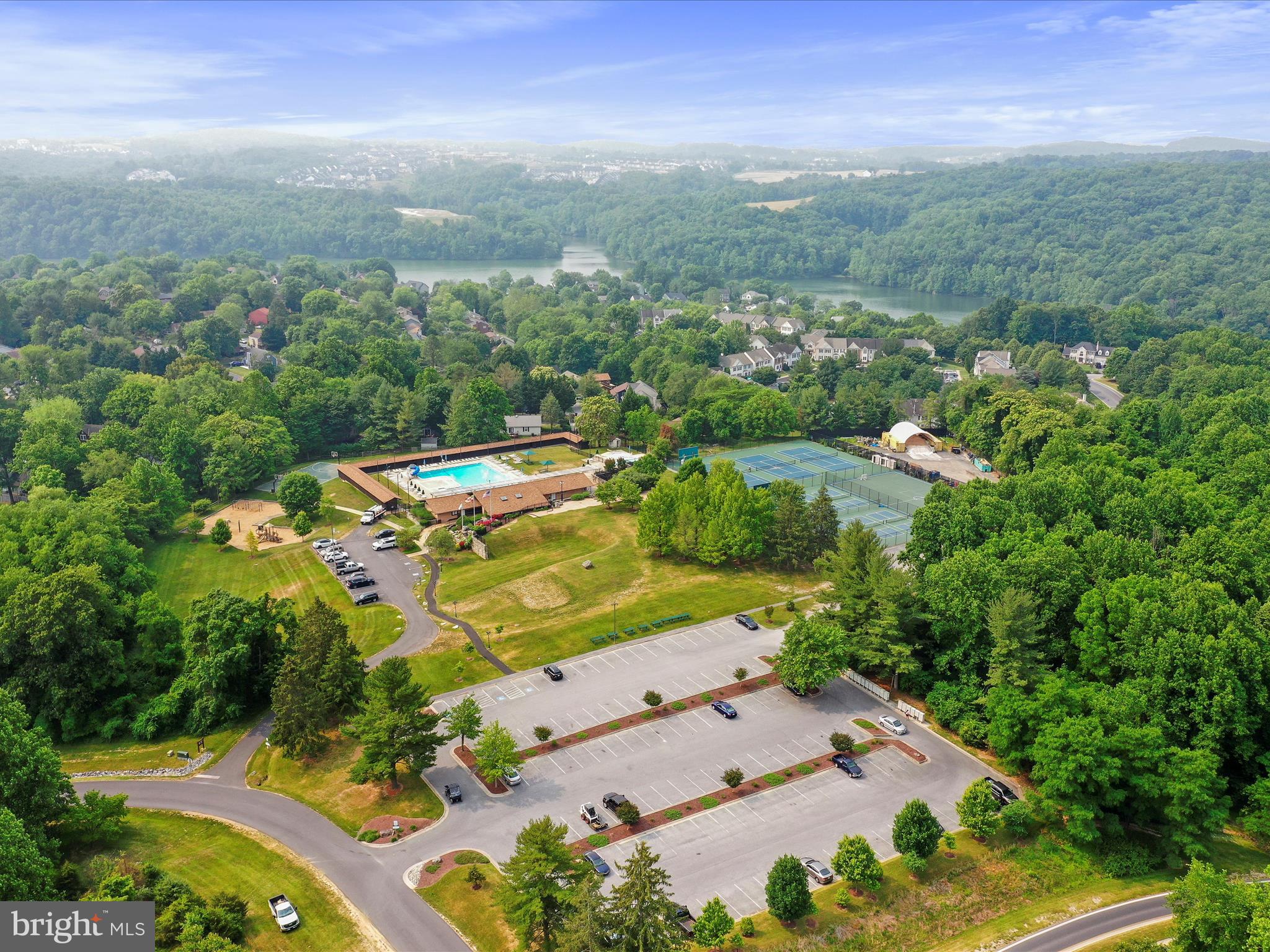 LAKE LINGANORE TOWN CENTER - Residential