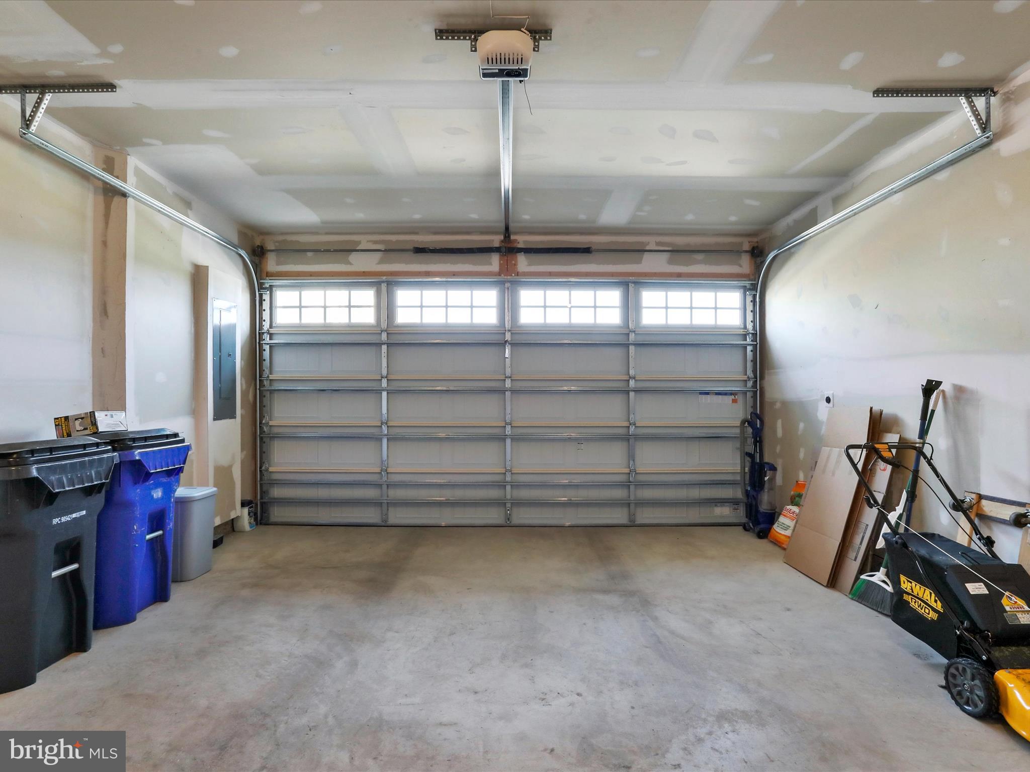 LAKE LINGANORE TOWN CENTER - Residential