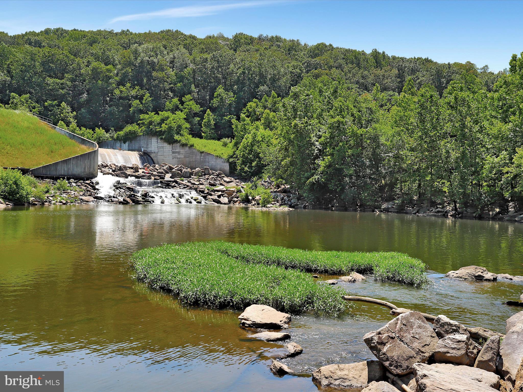 LAKE LINGANORE TOWN CENTER - Residential