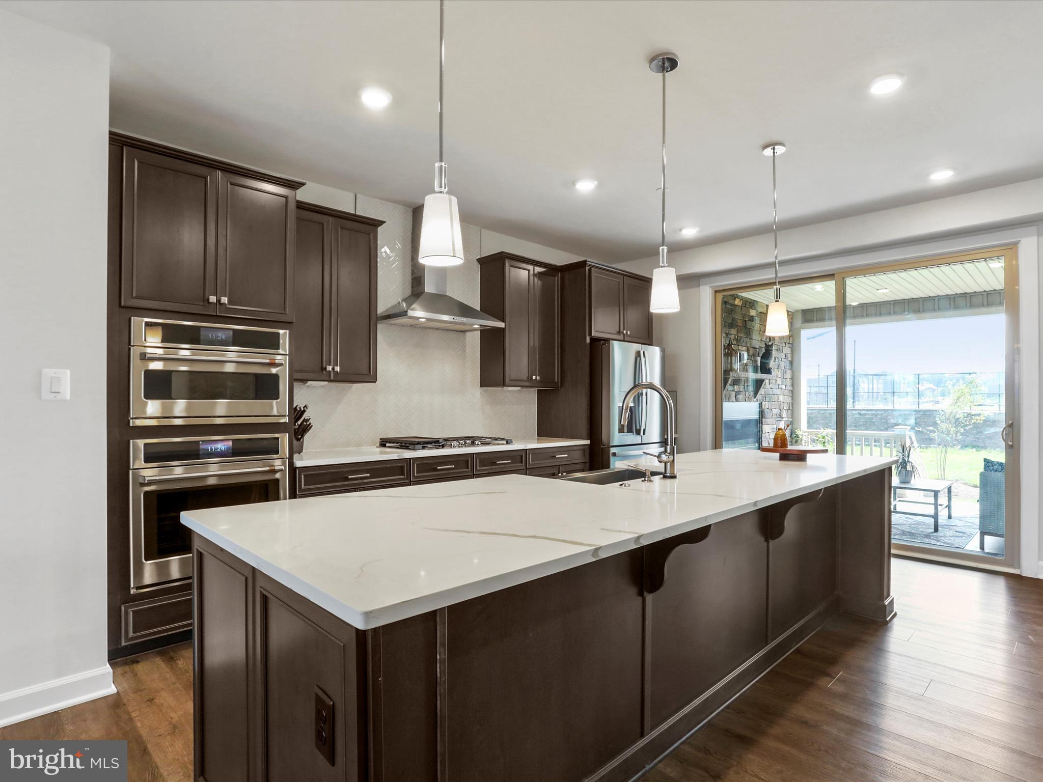 LAKE LINGANORE TOWN CENTER - Residential