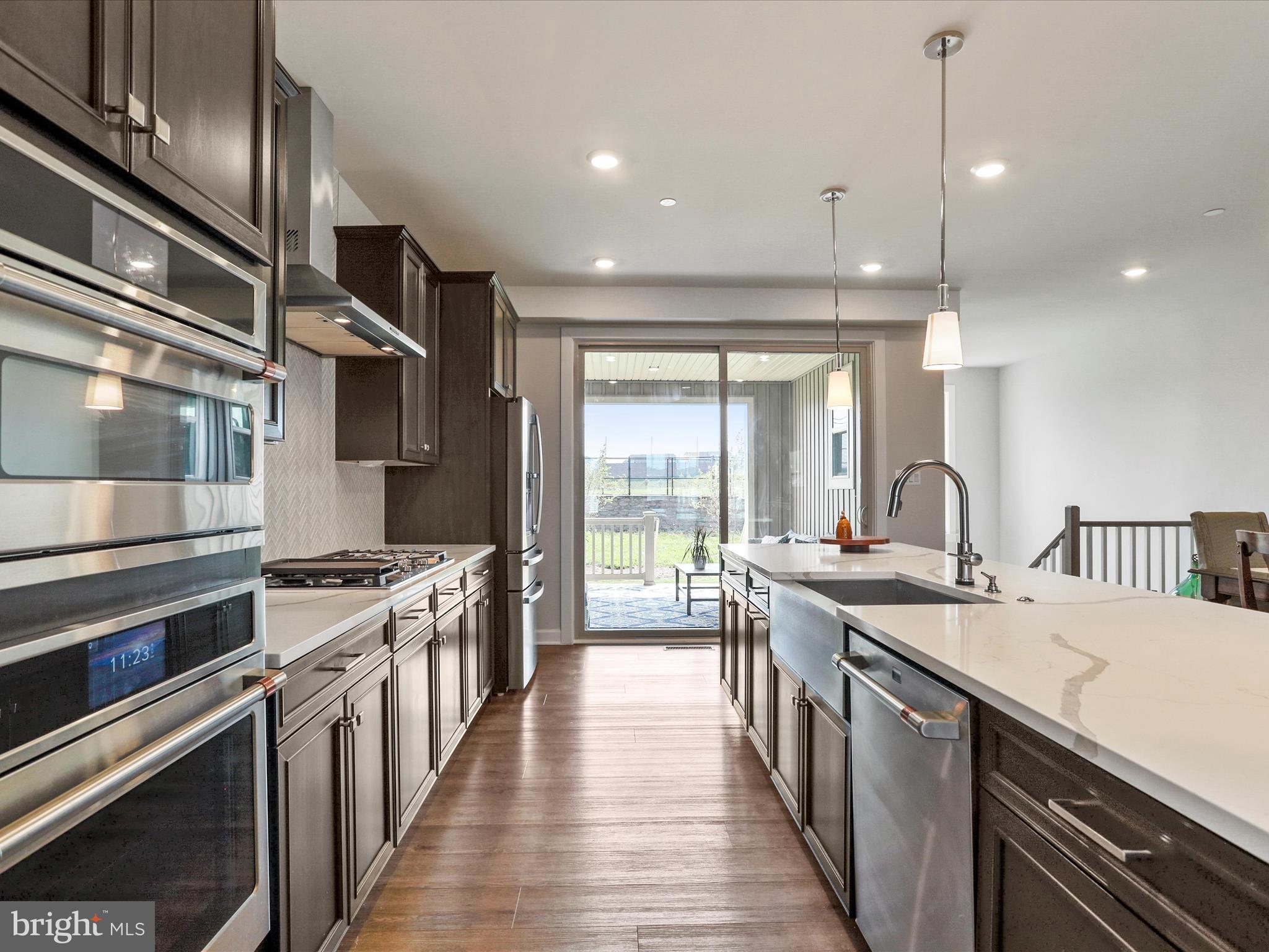 LAKE LINGANORE TOWN CENTER - Residential