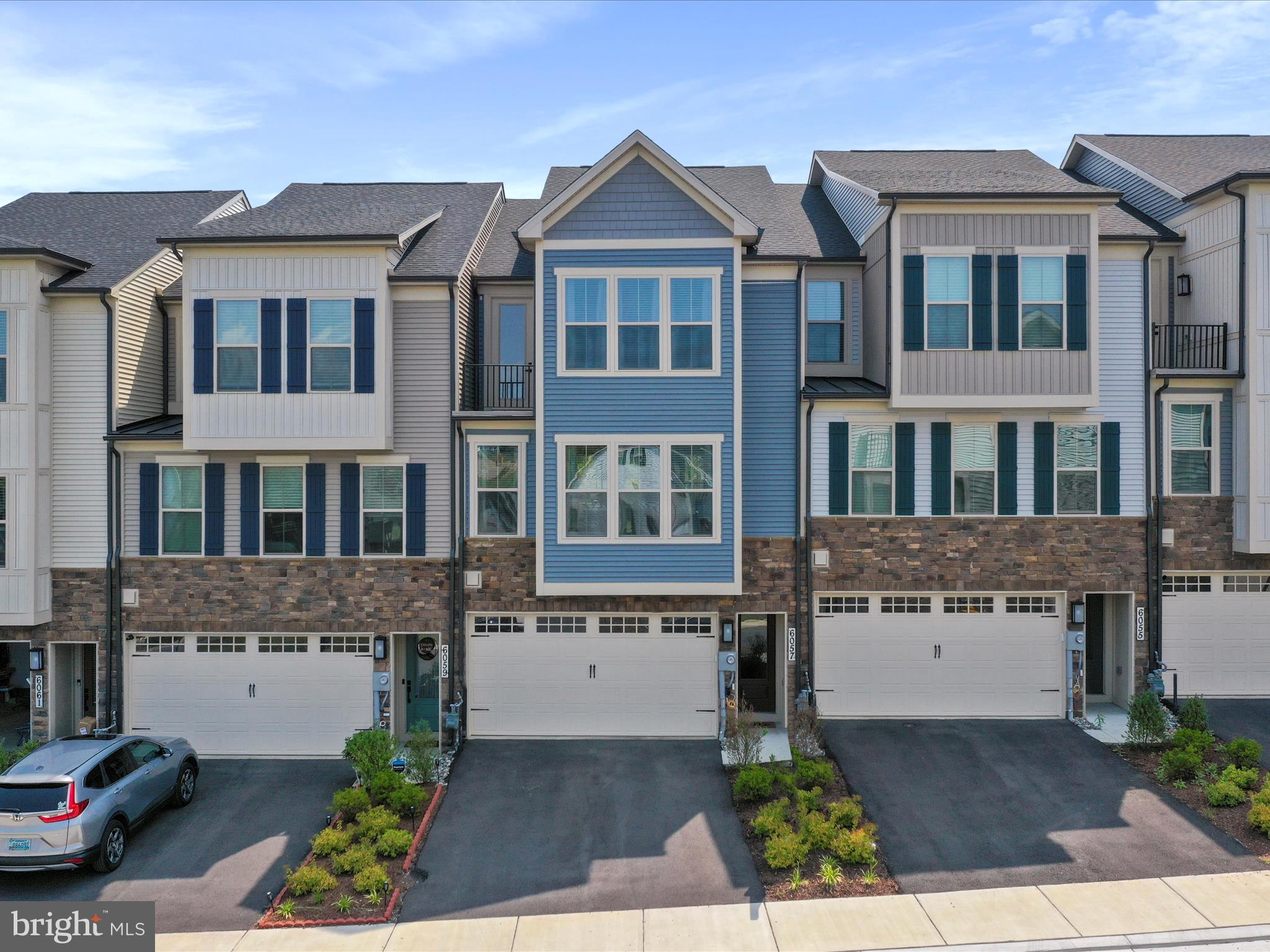 LAKE LINGANORE TOWN CENTER - Residential