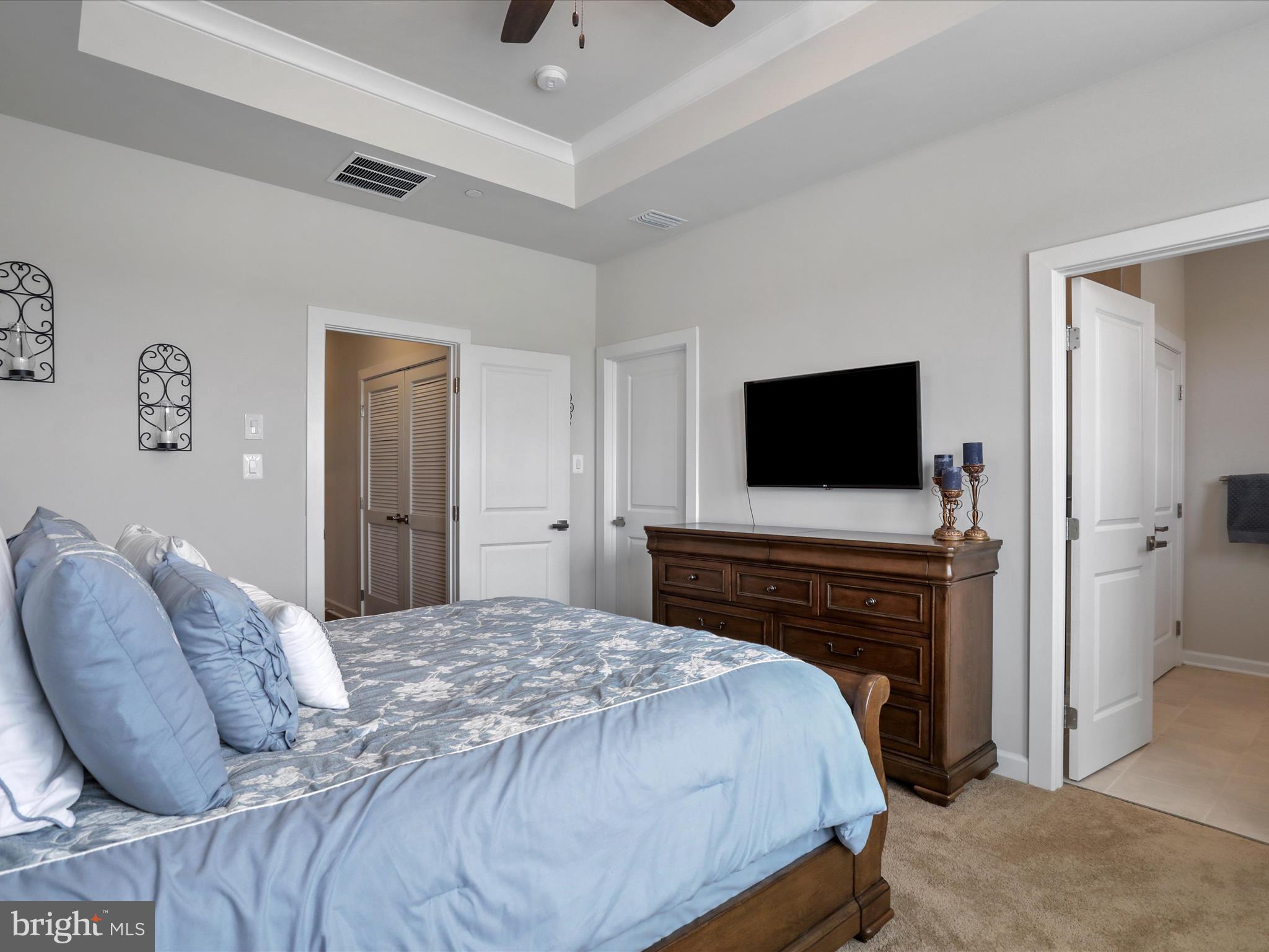 LAKE LINGANORE TOWN CENTER - Residential