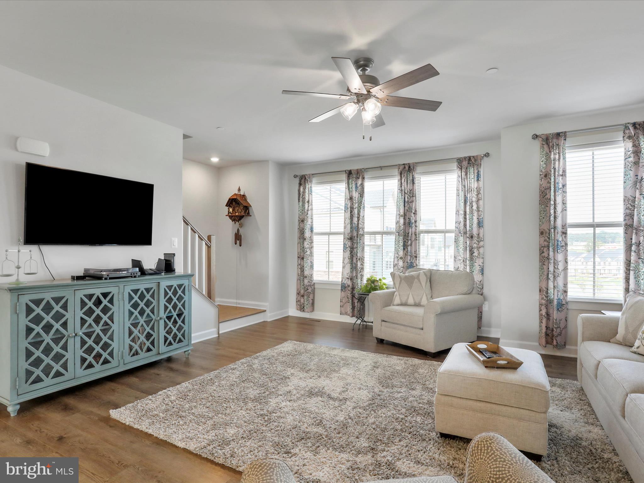 LAKE LINGANORE TOWN CENTER - Residential