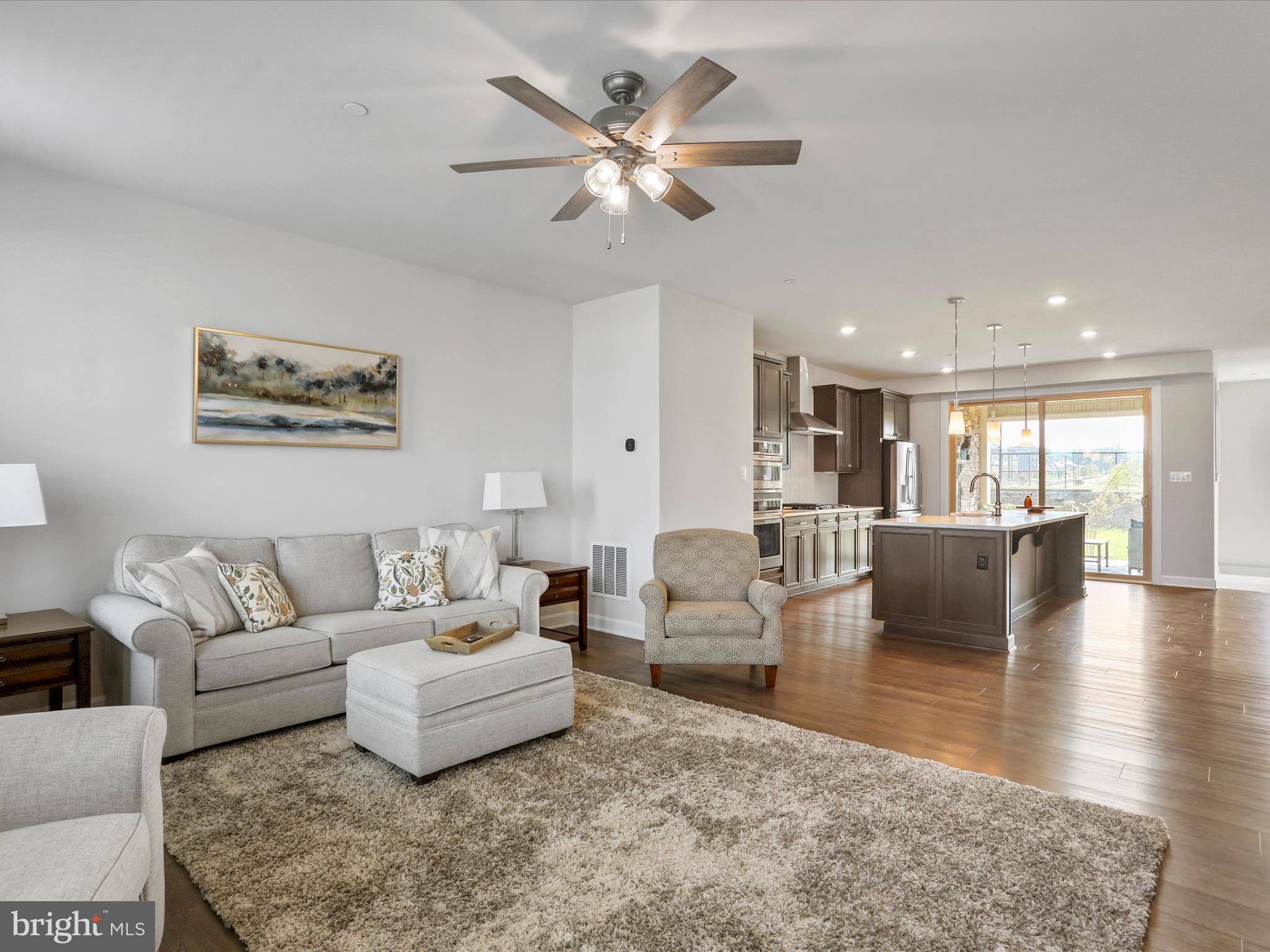 LAKE LINGANORE TOWN CENTER - Residential