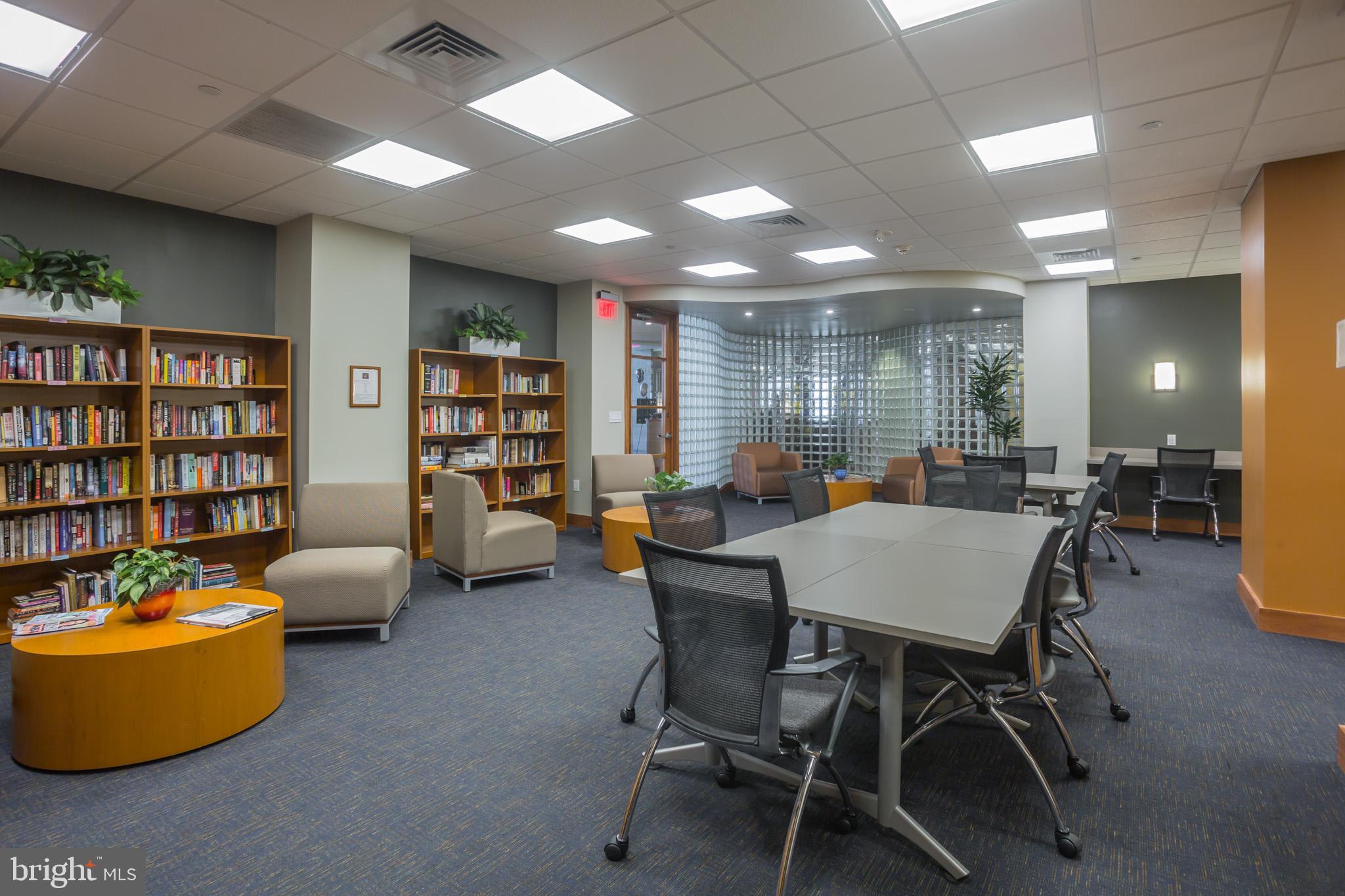 ART MUSEUM AREA - Residential Lease