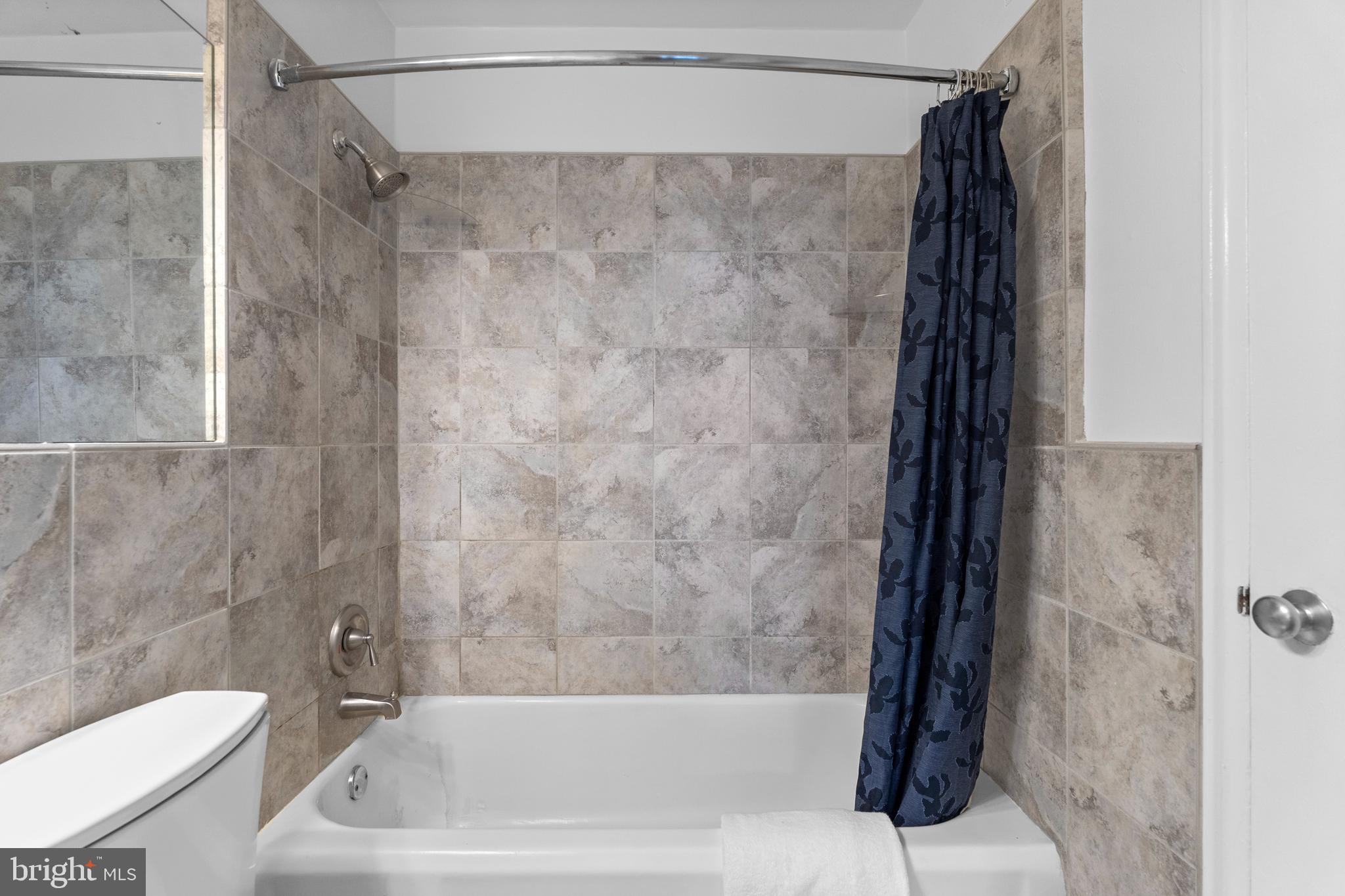 ART MUSEUM AREA - Residential Lease