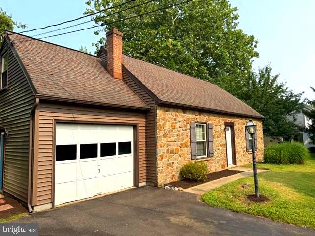319 CAROL LYNN DRIVE