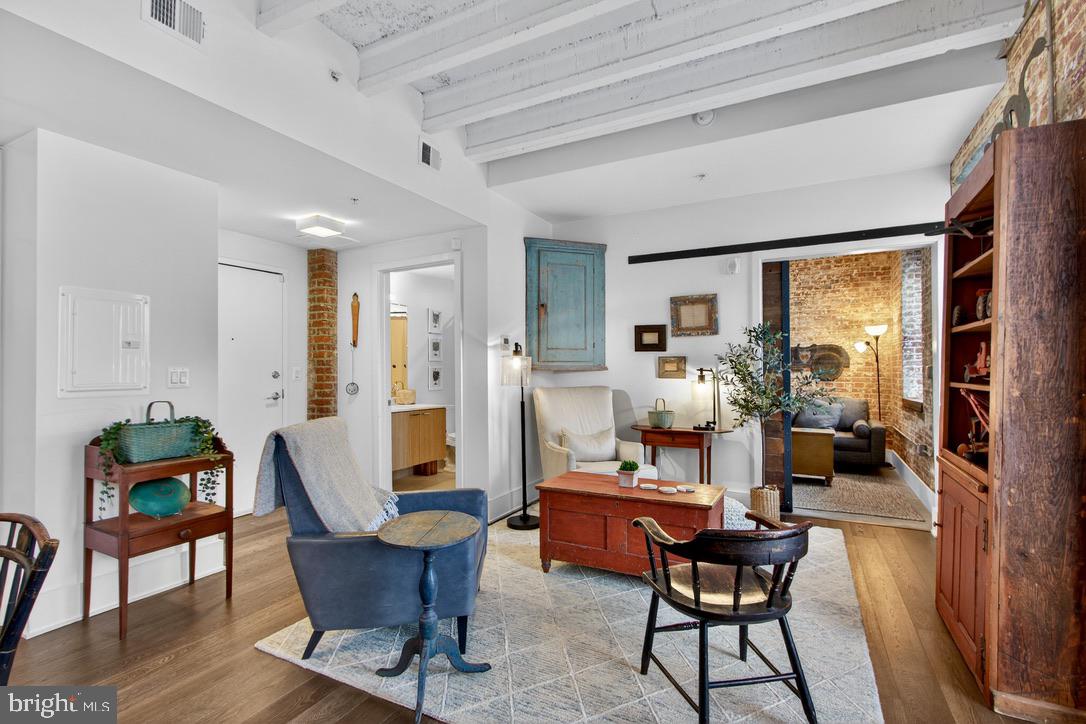 515 N WASHINGTON STREET 105