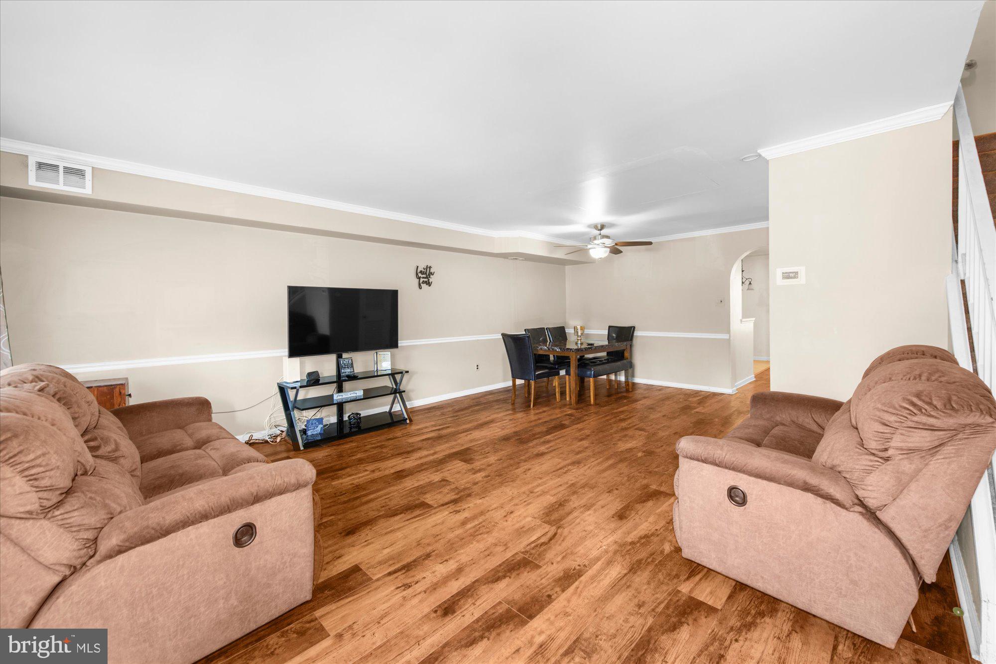 1021 WEYBRIDGE COURT