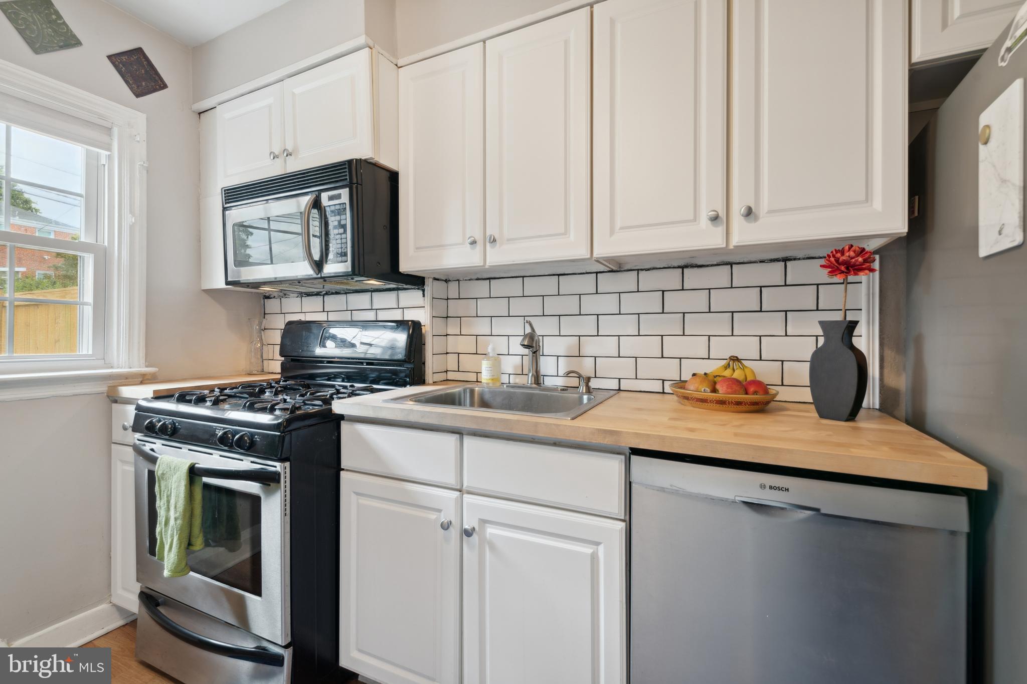 LAKE WALKER - Residential