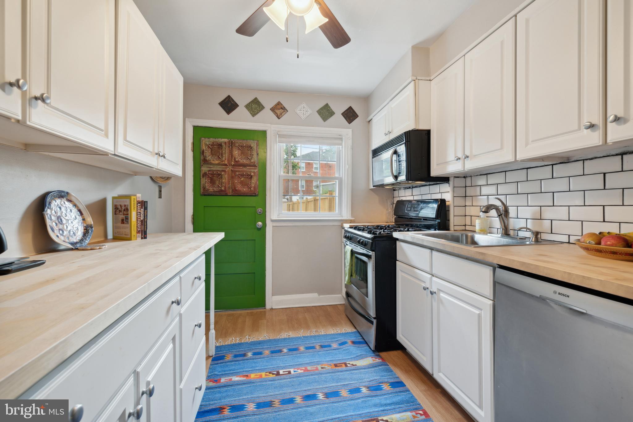 LAKE WALKER - Residential