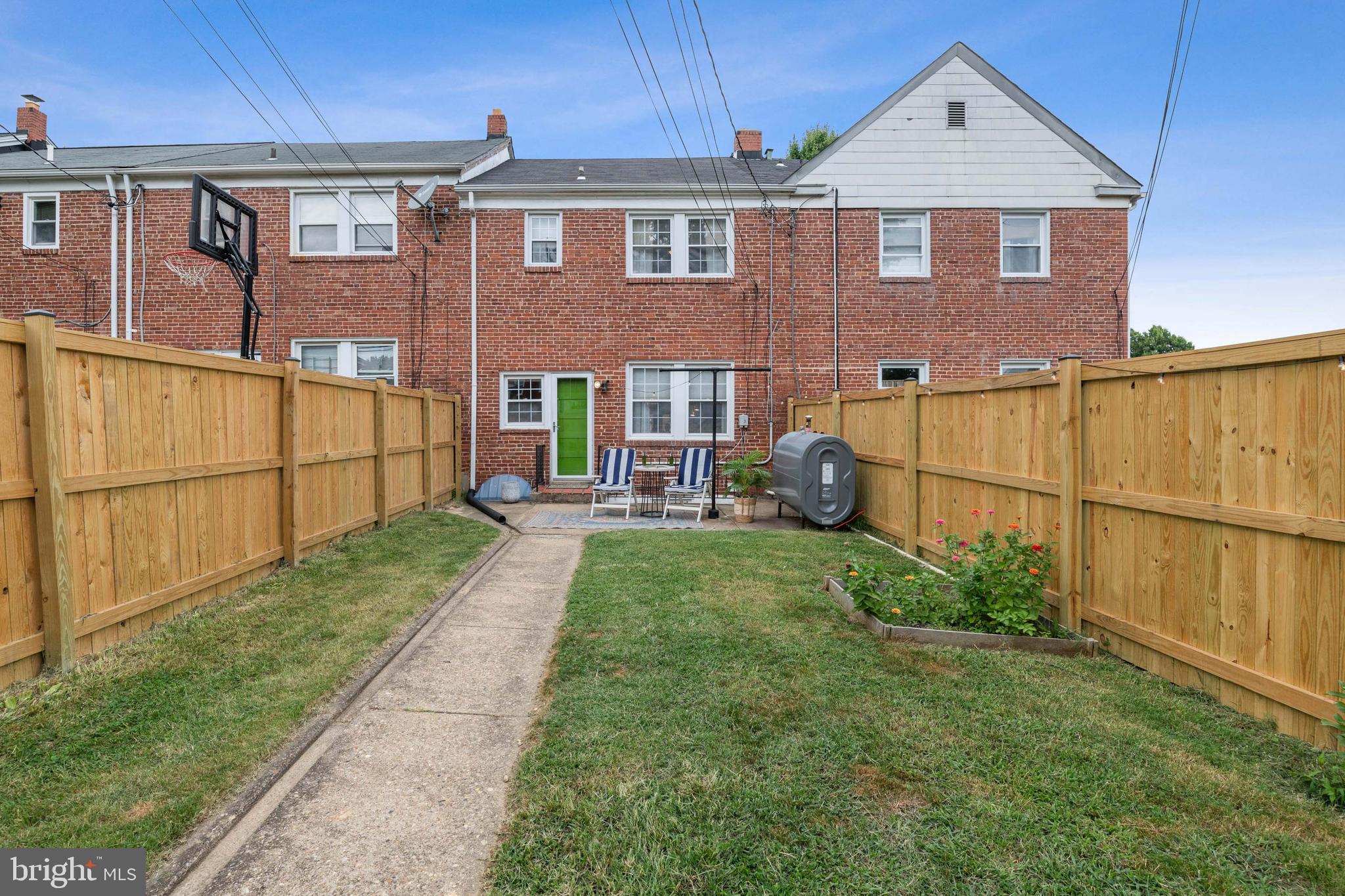 LAKE WALKER - Residential