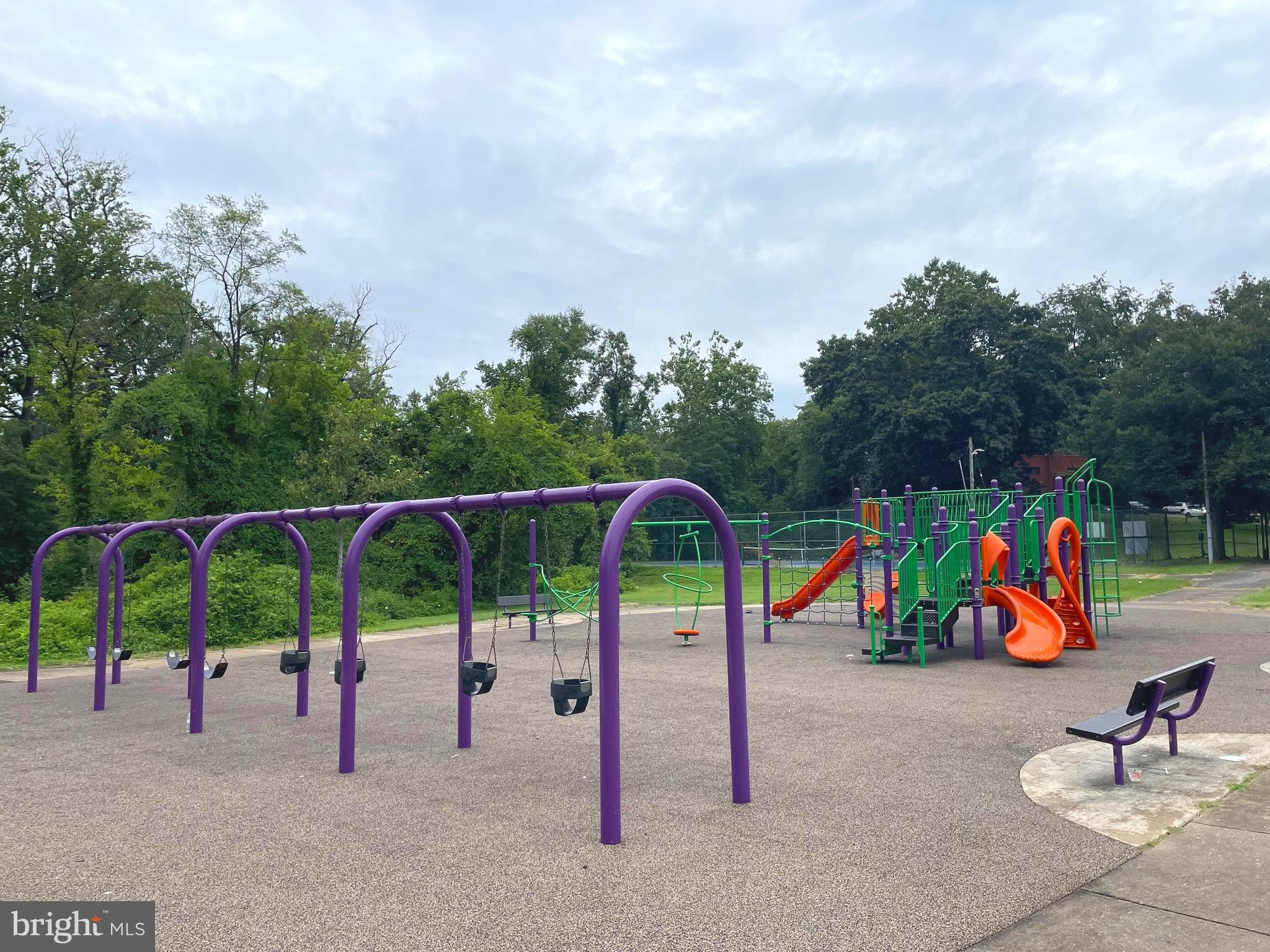 LAKE WALKER - Residential