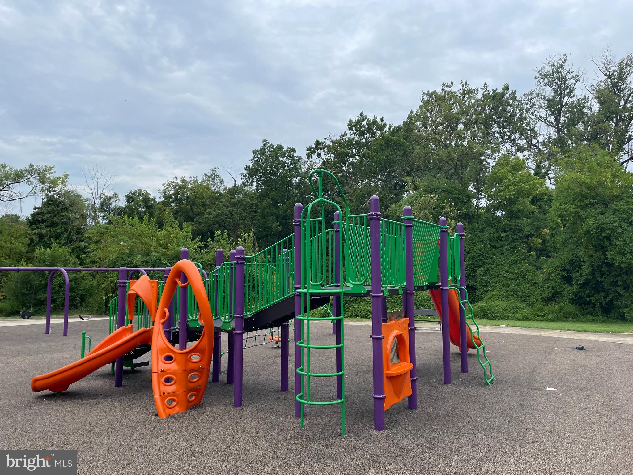 LAKE WALKER - Residential