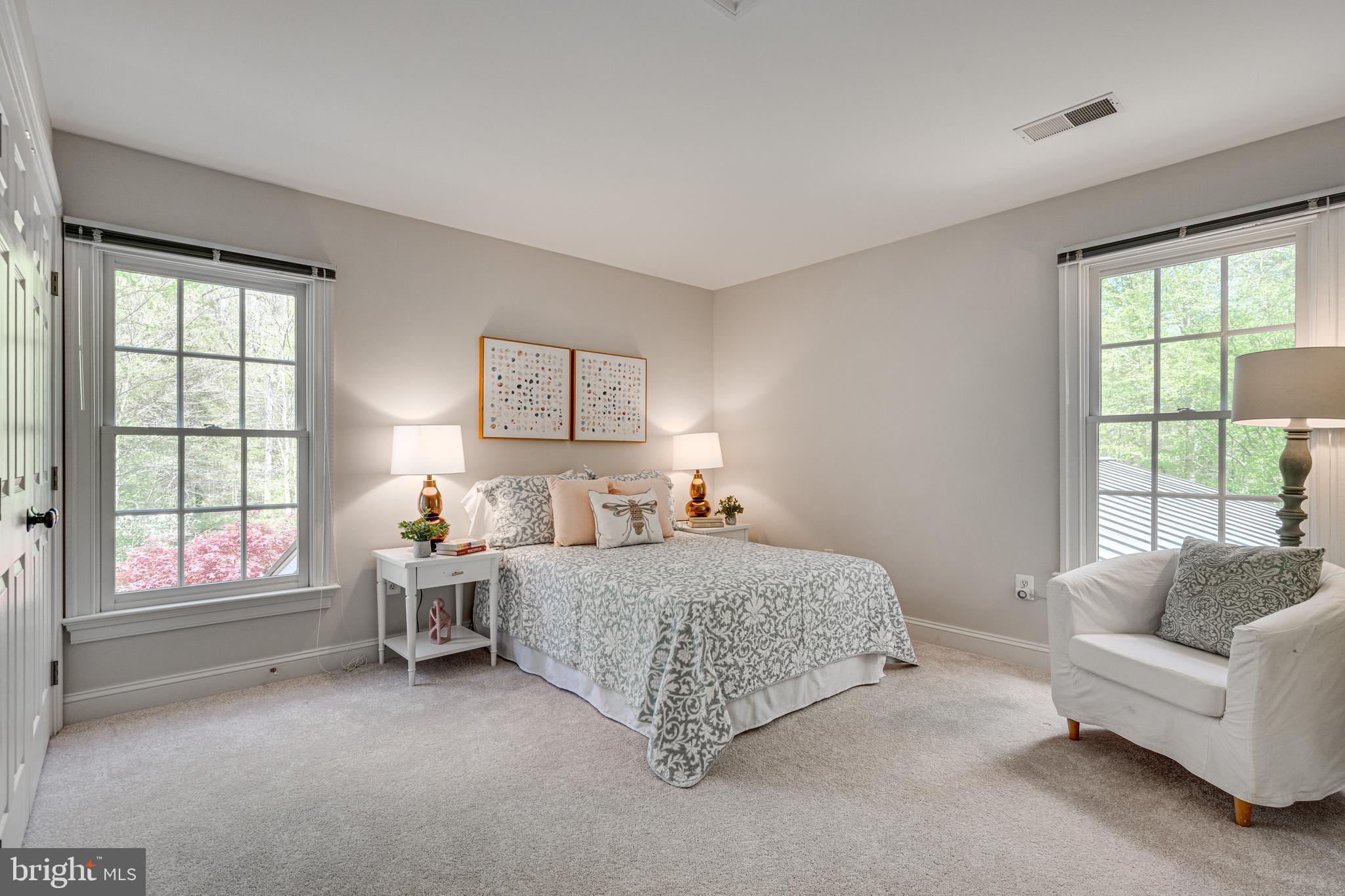 STATION CROSSING - Residential