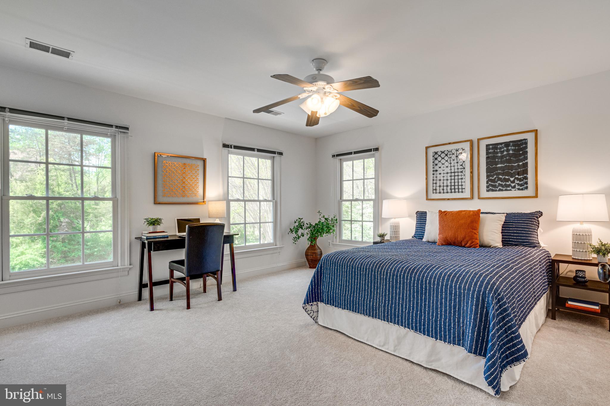 STATION CROSSING - Residential