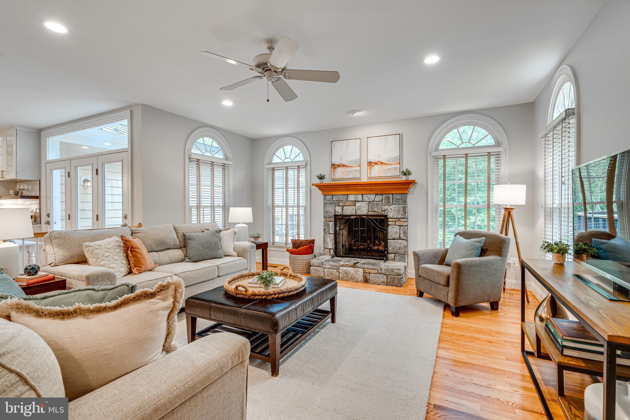 STATION CROSSING - Residential