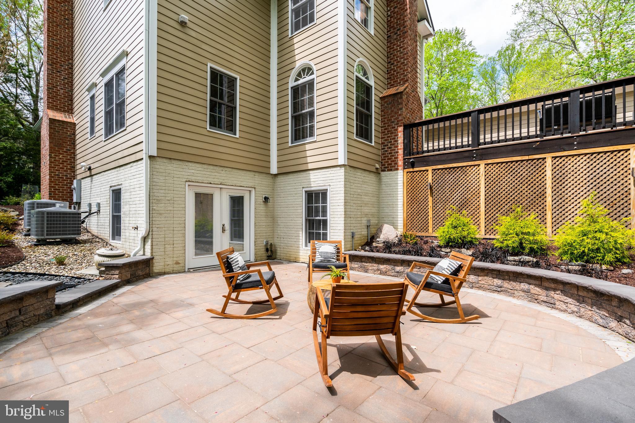 STATION CROSSING - Residential