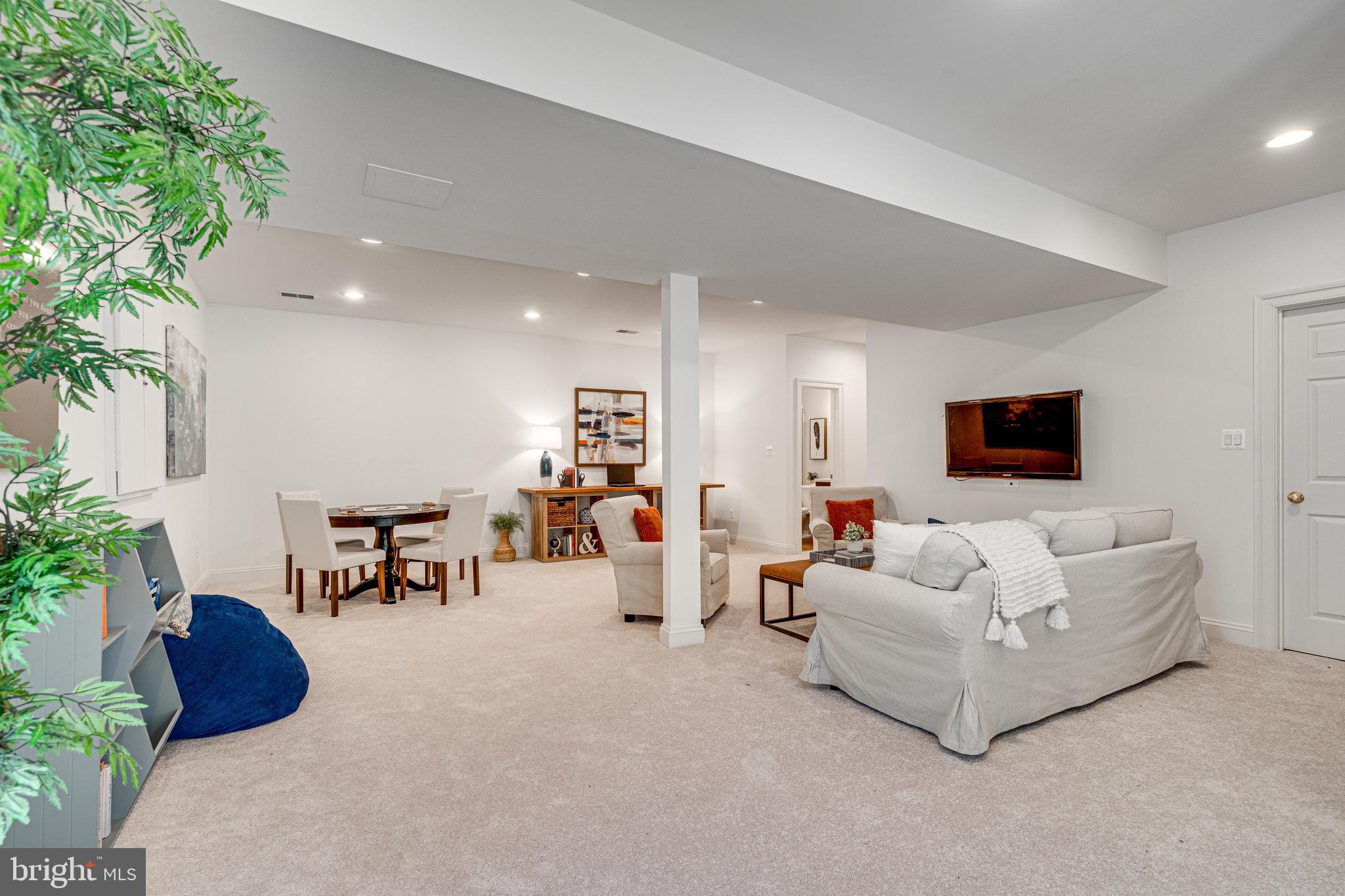 STATION CROSSING - Residential