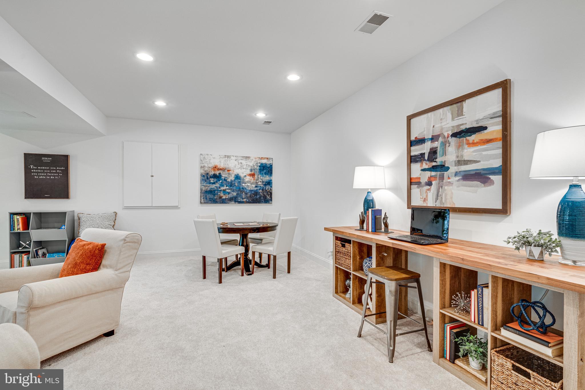 STATION CROSSING - Residential