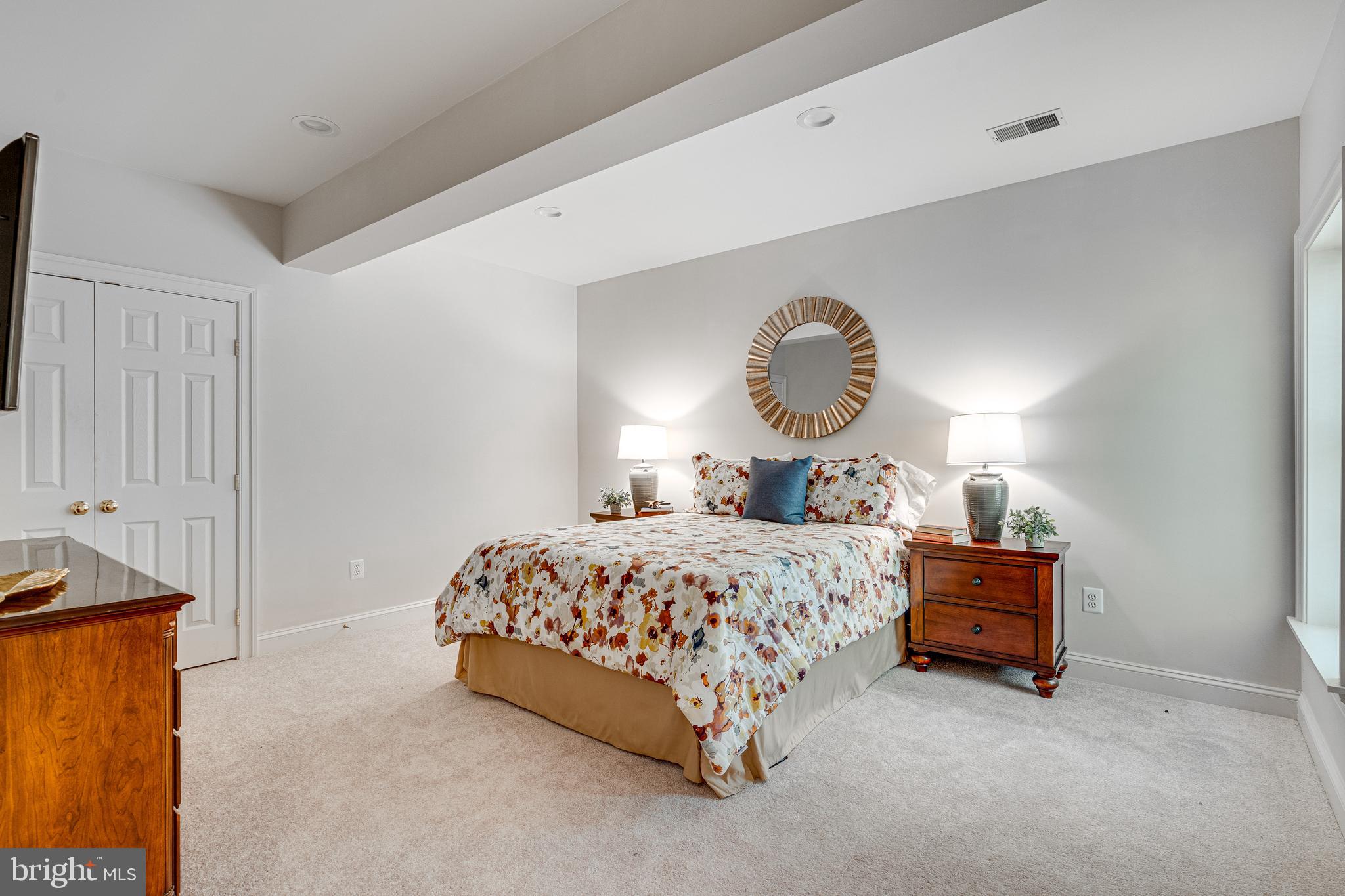 STATION CROSSING - Residential