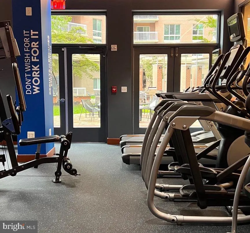 Alexandria, Virginia 22302, United States, 2 Bedrooms Bedrooms, ,2 BathroomsBathrooms,Residential,Active,81335