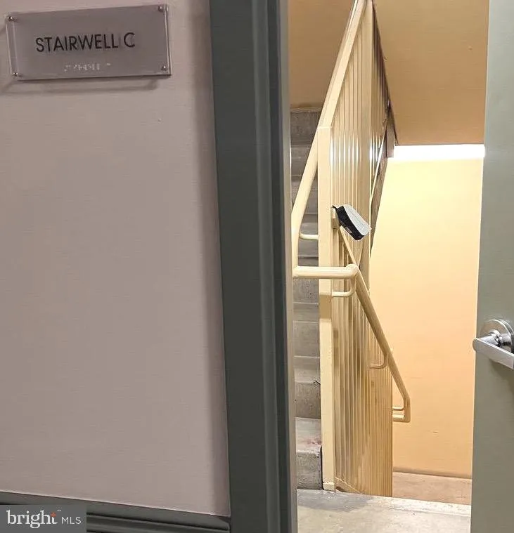 Alexandria, Virginia 22302, United States, 2 Bedrooms Bedrooms, ,2 BathroomsBathrooms,Residential,Active,81335