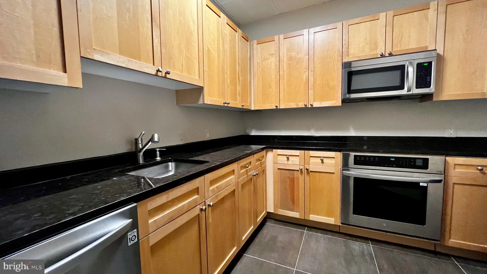 Alexandria, Virginia 22302, United States, 2 Bedrooms Bedrooms, ,2 BathroomsBathrooms,Residential,Active,81335