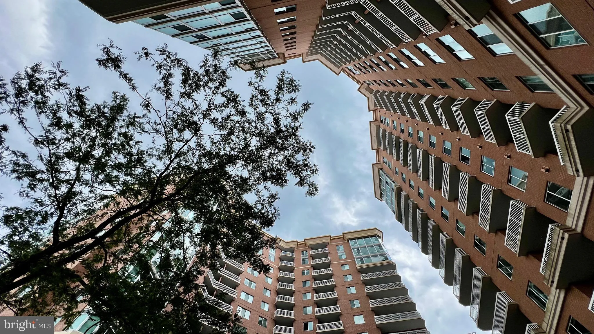 Alexandria, Virginia 22302, United States, 2 Bedrooms Bedrooms, ,2 BathroomsBathrooms,Residential,Active,81335