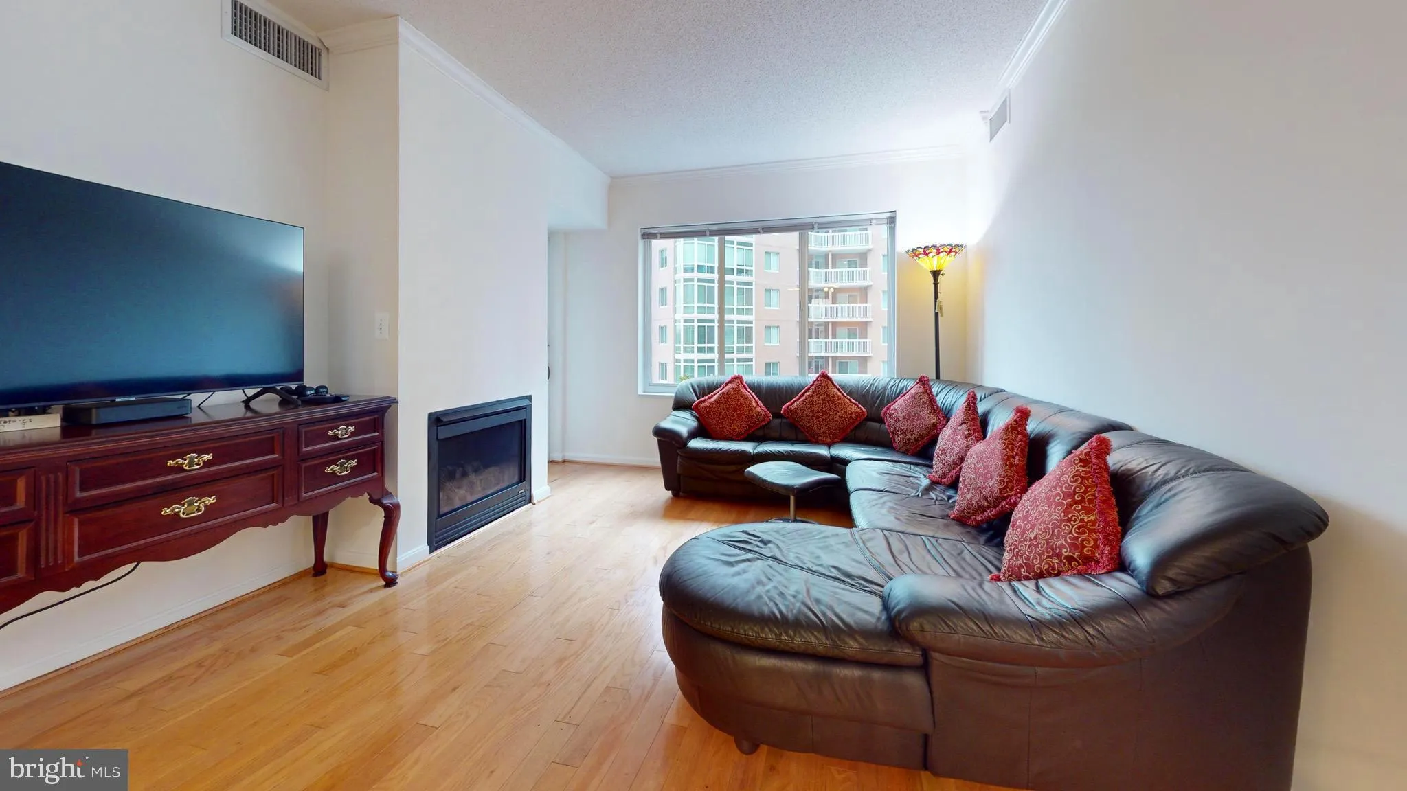 Alexandria, Virginia 22302, United States, 2 Bedrooms Bedrooms, ,2 BathroomsBathrooms,Residential,Active,81335