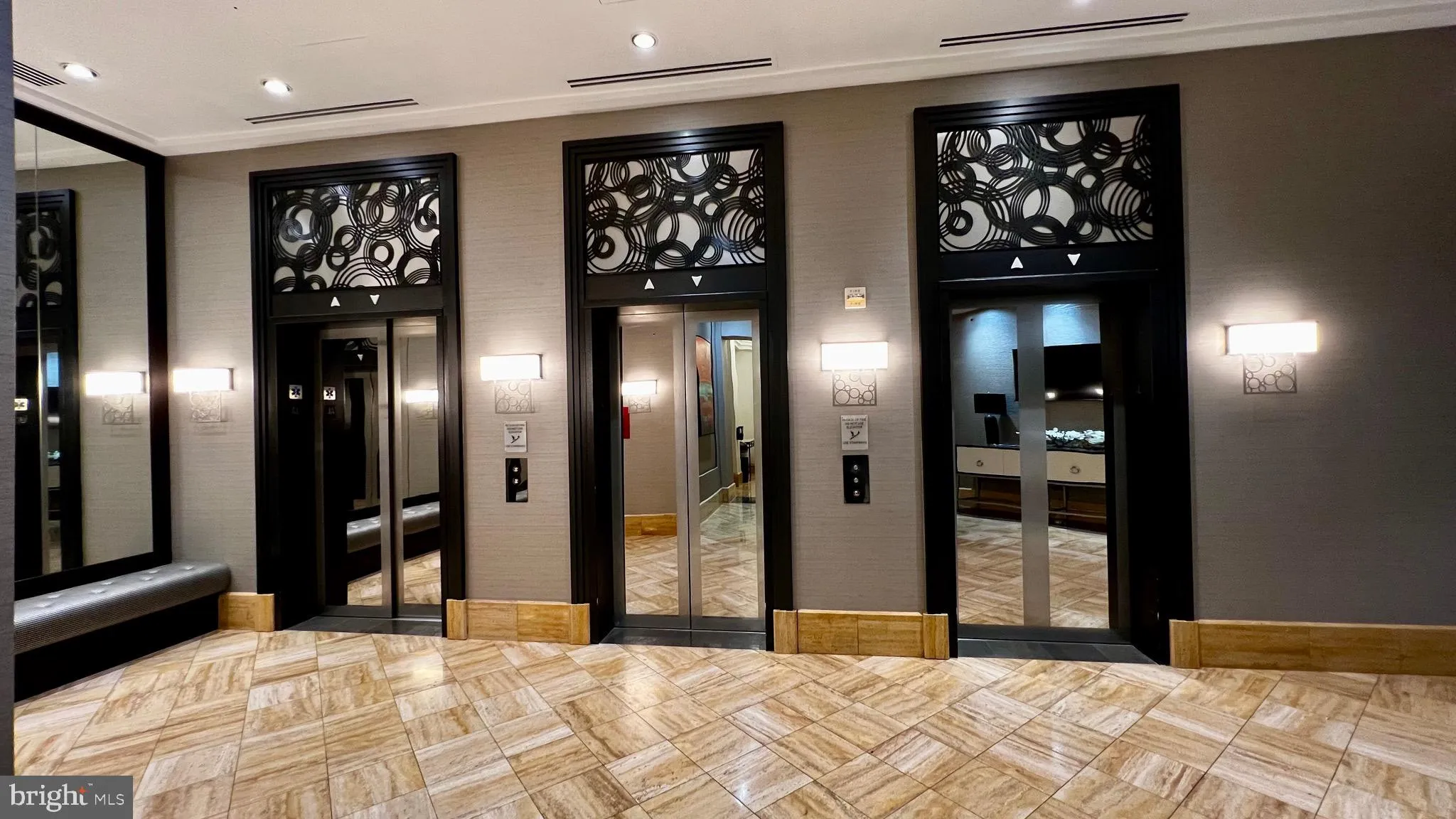 Alexandria, Virginia 22302, United States, 2 Bedrooms Bedrooms, ,2 BathroomsBathrooms,Residential,Active,81335