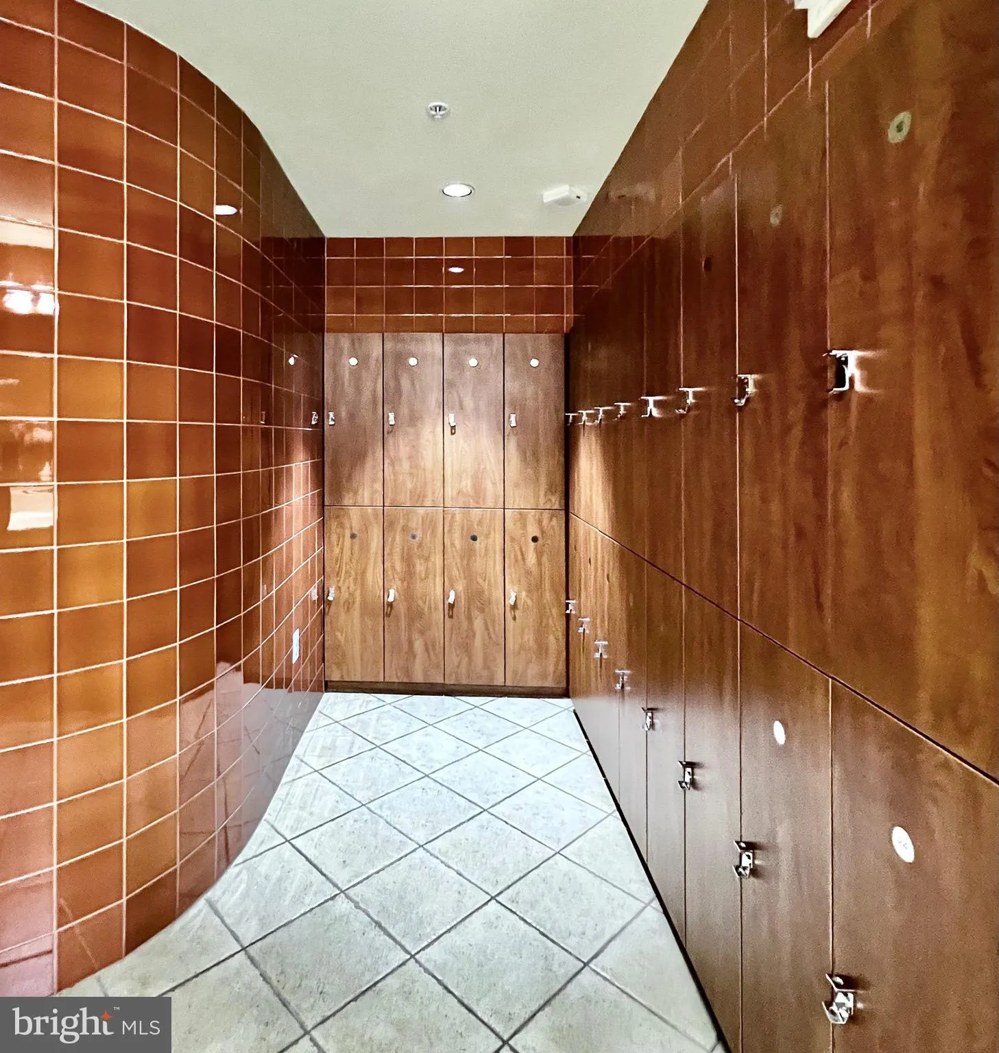 Alexandria, Virginia 22302, United States, 2 Bedrooms Bedrooms, ,2 BathroomsBathrooms,Residential,Active,81335