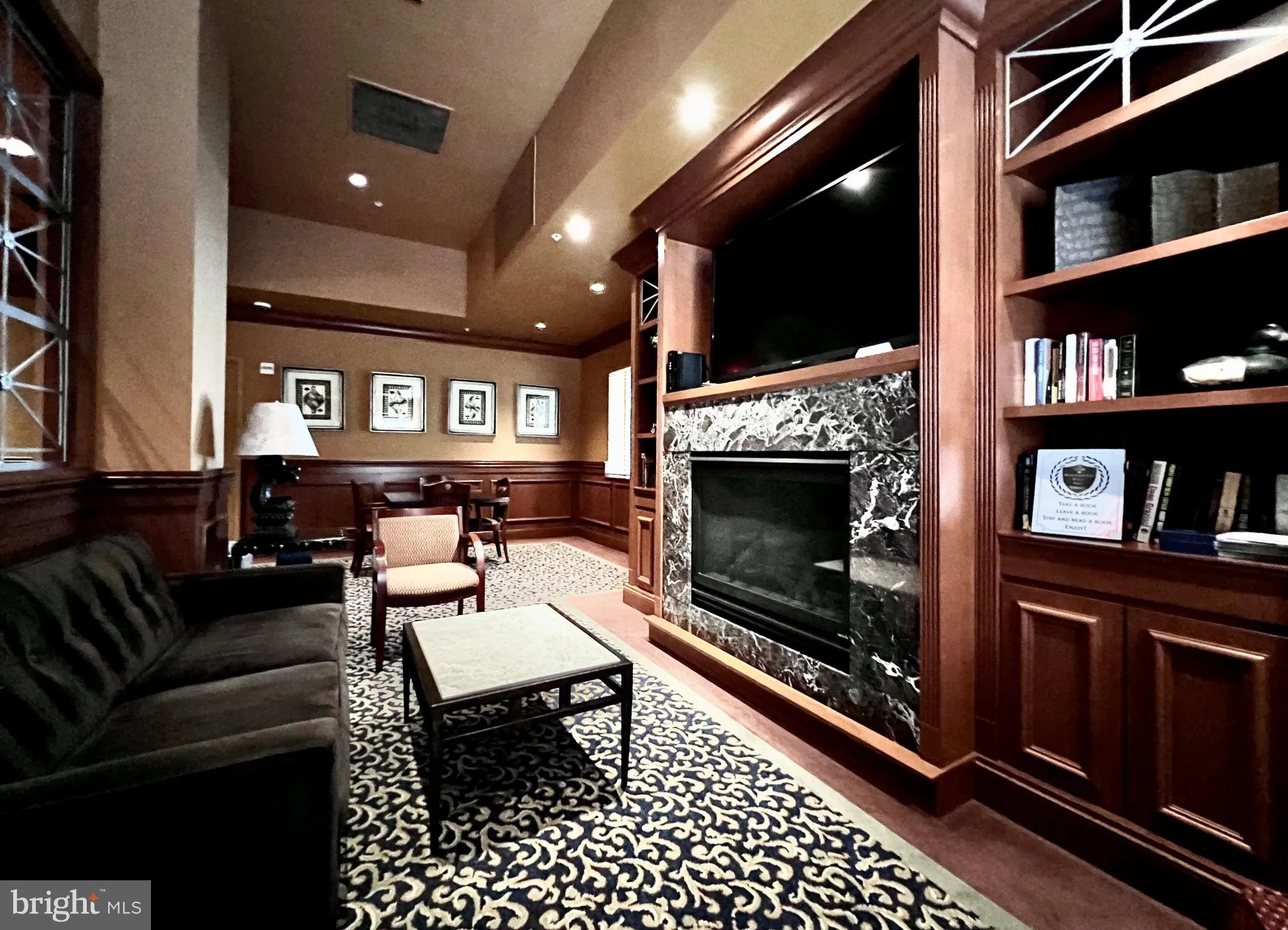 Alexandria, Virginia 22302, United States, 2 Bedrooms Bedrooms, ,2 BathroomsBathrooms,Residential,Active,81335