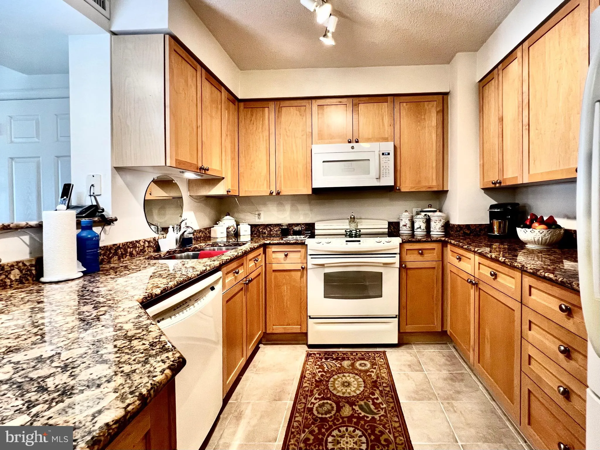 Alexandria, Virginia 22302, United States, 2 Bedrooms Bedrooms, ,2 BathroomsBathrooms,Residential,Active,81335