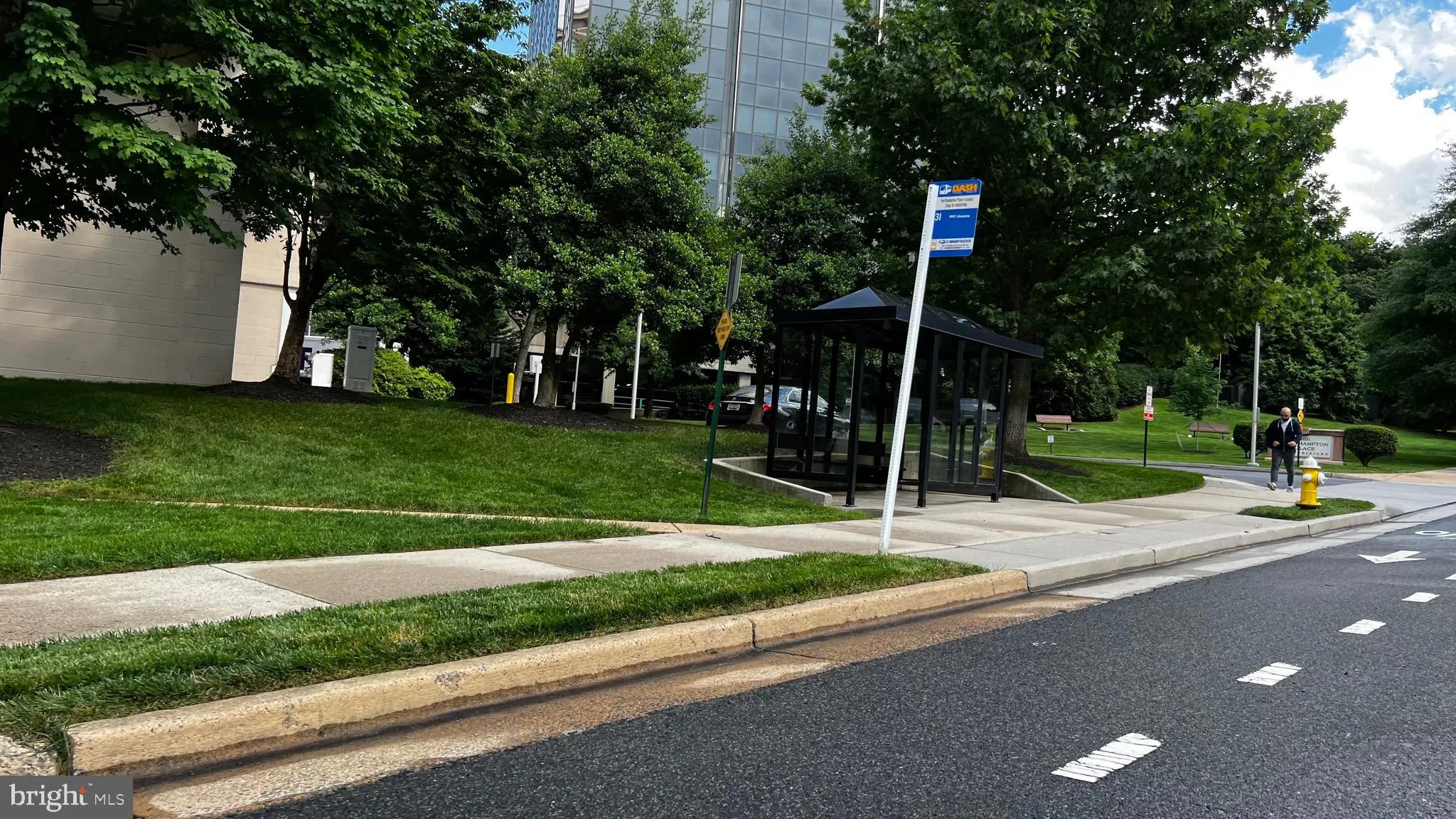 Alexandria, Virginia 22302, United States, 2 Bedrooms Bedrooms, ,2 BathroomsBathrooms,Residential,Active,81335