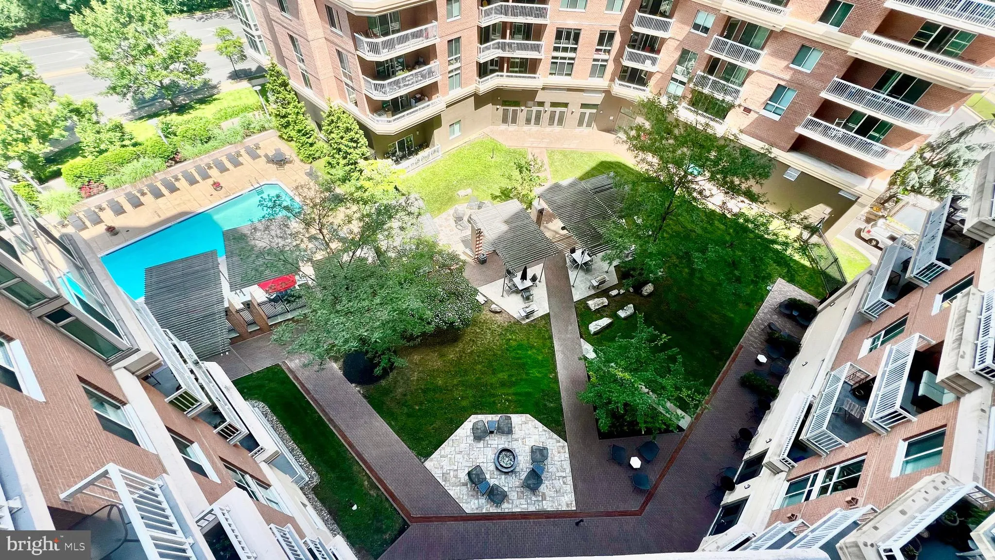 Alexandria, Virginia 22302, United States, 2 Bedrooms Bedrooms, ,2 BathroomsBathrooms,Residential,Active,81335