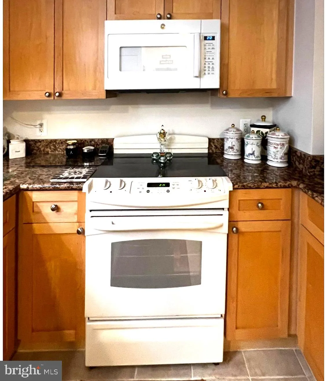 Alexandria, Virginia 22302, United States, 2 Bedrooms Bedrooms, ,2 BathroomsBathrooms,Residential,Active,81335