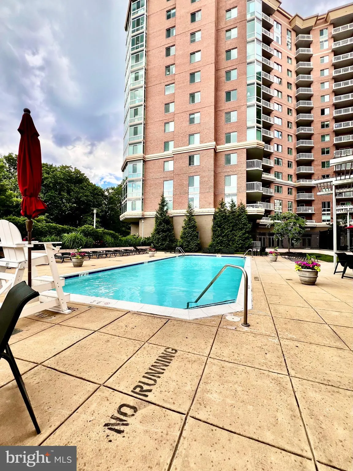 Alexandria, Virginia 22302, United States, 2 Bedrooms Bedrooms, ,2 BathroomsBathrooms,Residential,Active,81335