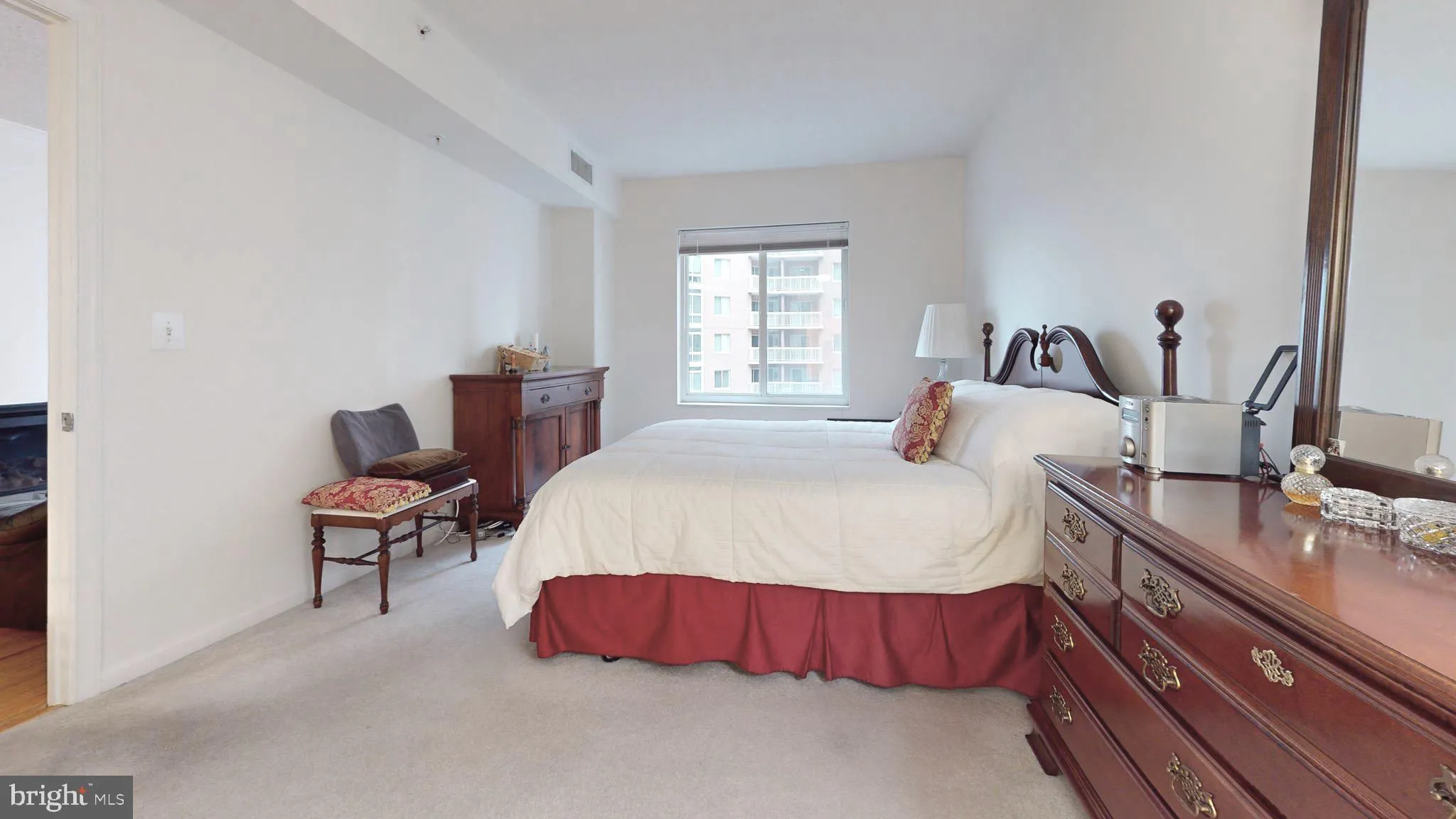 Alexandria, Virginia 22302, United States, 2 Bedrooms Bedrooms, ,2 BathroomsBathrooms,Residential,Active,81335