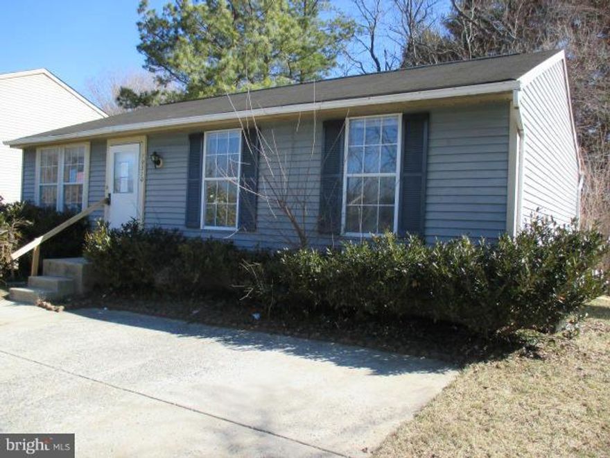 Single family Rancher in Edinburgh Community !! Home offers 3 bedrooms on main level, with finished lower level and 1/2 bath.Nice size kitchen with lots of cabinet space. Sliders off dining room to huge fenced rear yard with shed and backs to trees. Community playground and pool. Close to schools & shopping. BID DEADLINE 4/3. Agents please view doc's on this MLS for contract details.