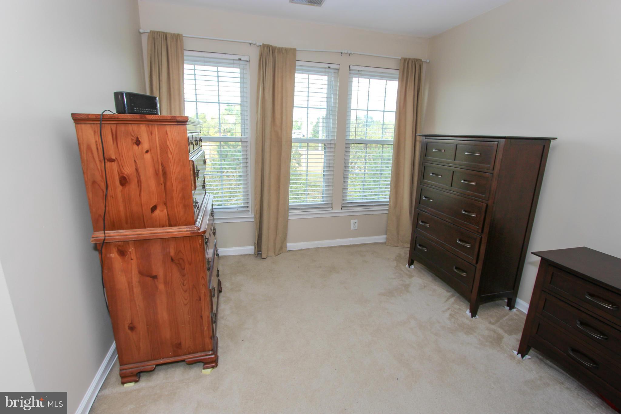 STRATFORD - Residential