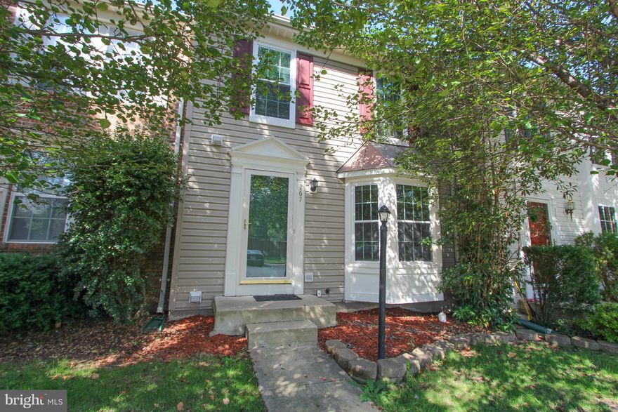 Over 2500 fin.sq.ft & 3 lvl bumpout in the gorgeous TH * Brand new windows w/triple pane windows in Mstr Bdrm * 2 new glass doors * New light fixtures * New carpet * Freshly painted * Trex deck * Fenced rear yard w/patio * Hardwoods through main lvl * Kit w/granite, center island, beautiful backsplash * Close to commuter routes, shops, restaurants, Leesburg outlets, pools, jogging paths & more!